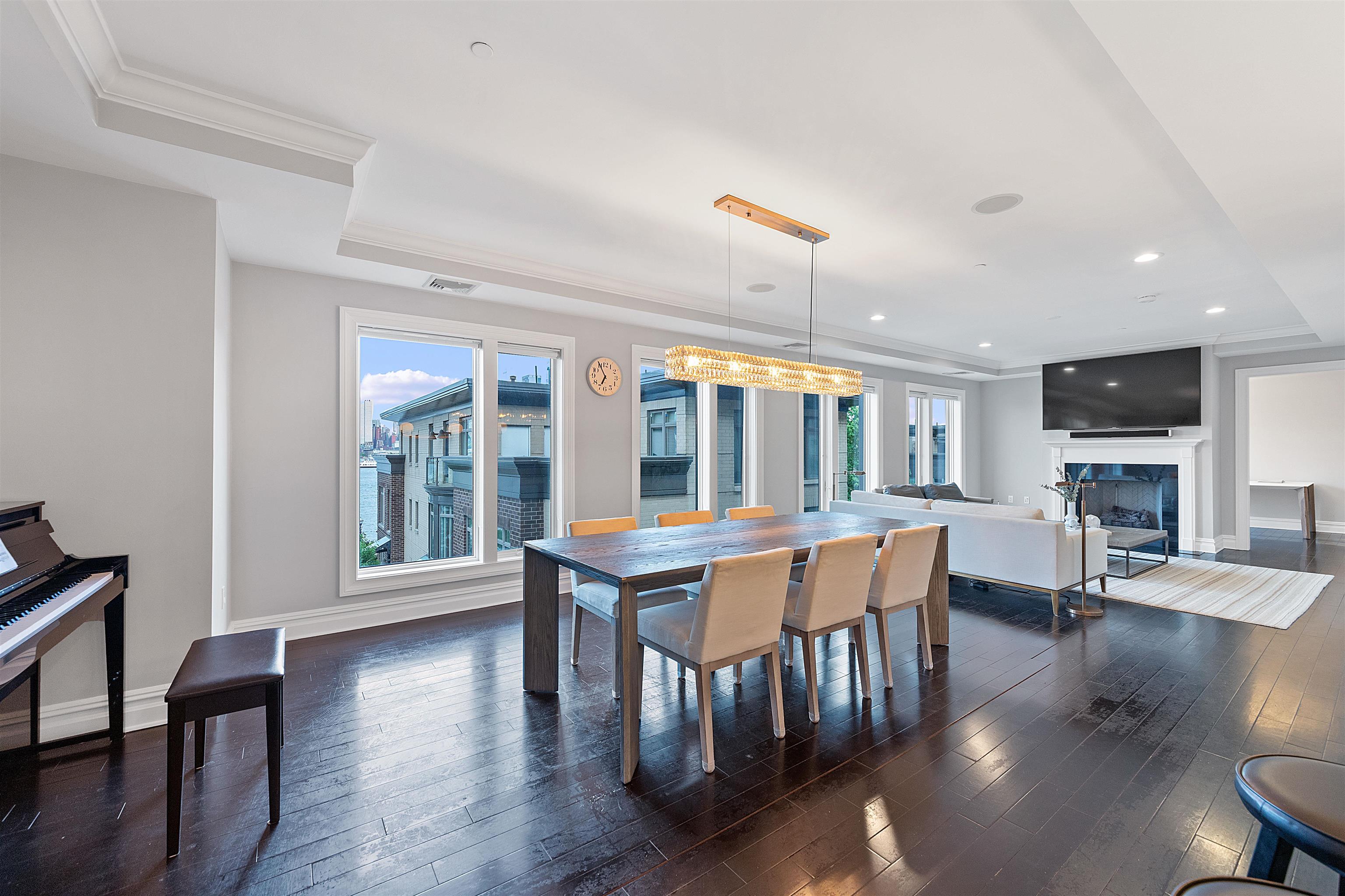 38 OXFORD LANDING