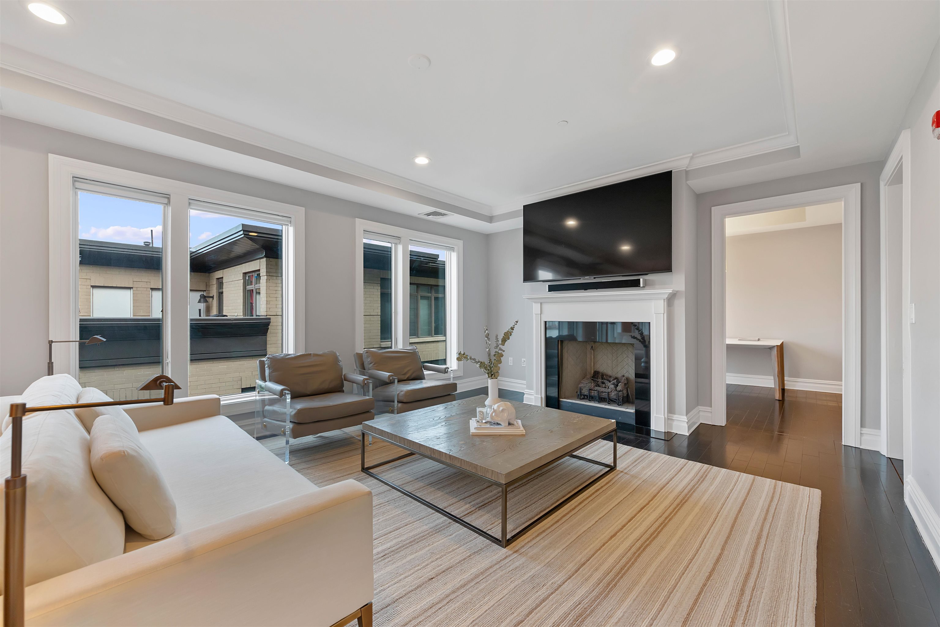 38 OXFORD LANDING