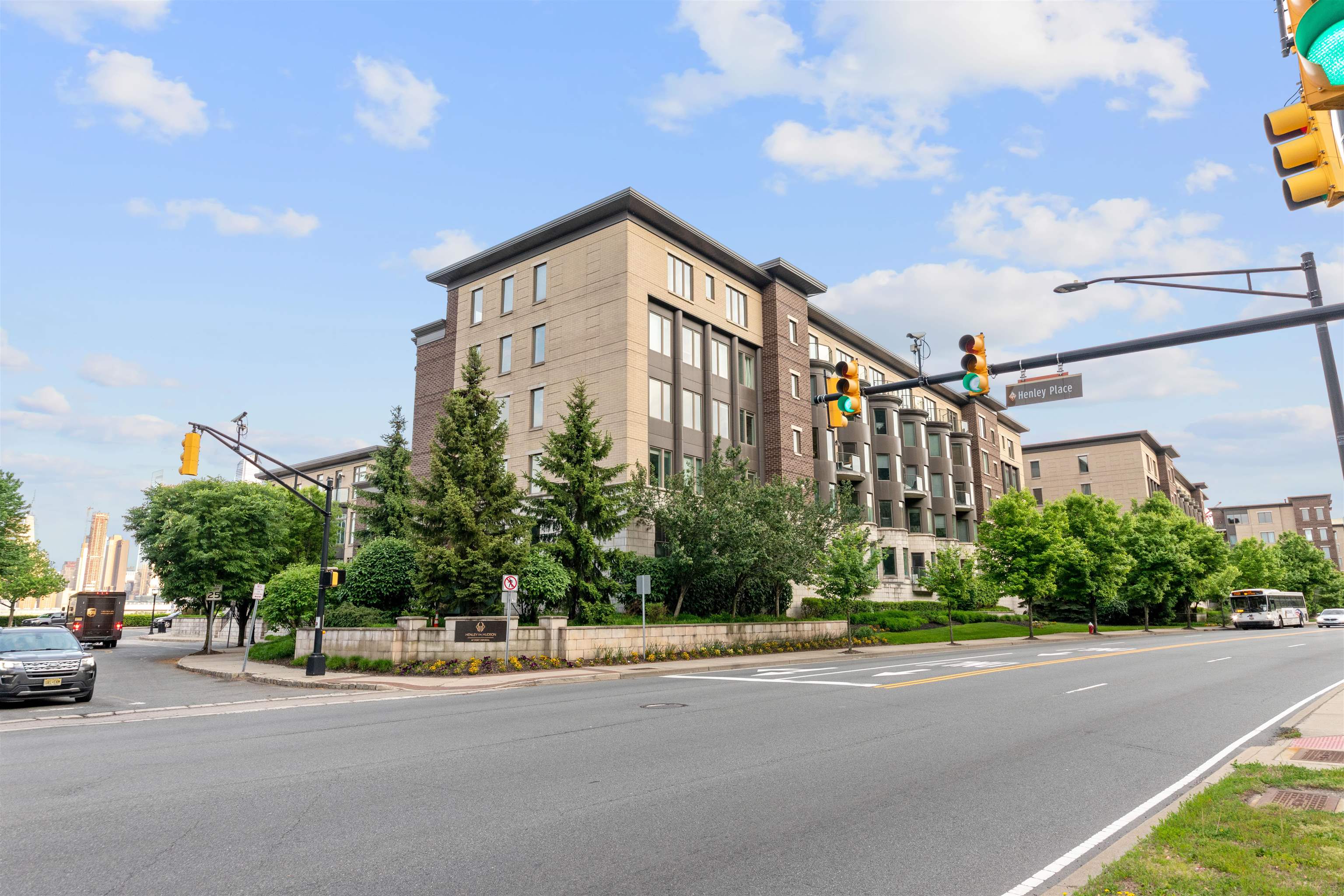 38 OXFORD LANDING