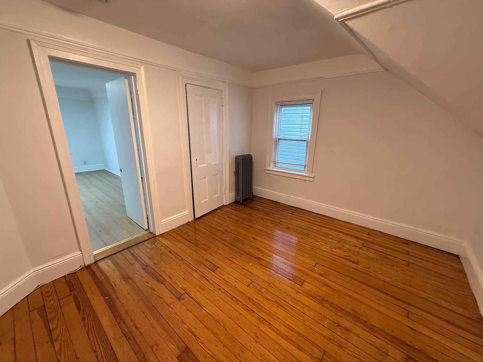 21 49TH ST Unit: 3