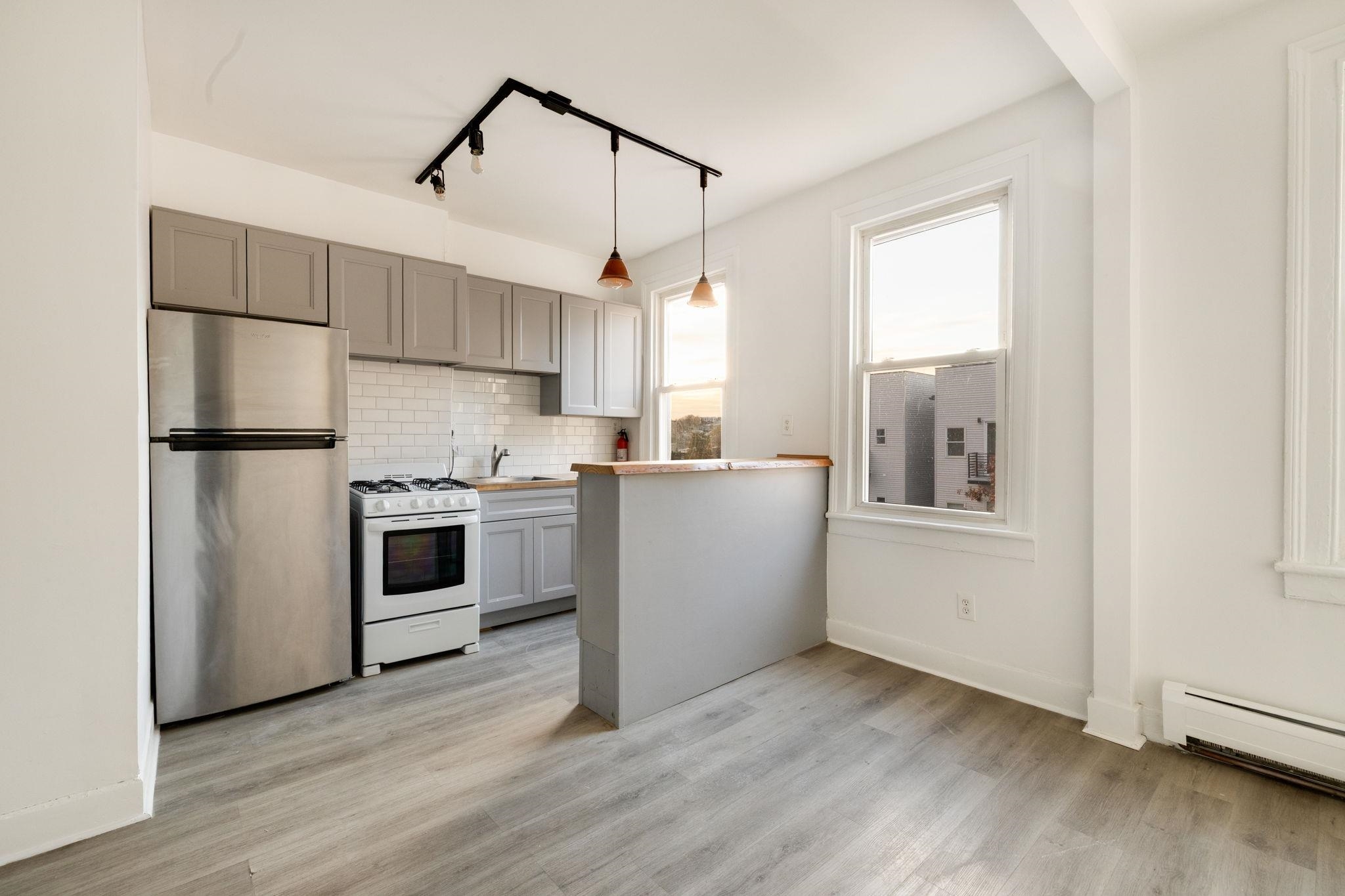 169 HALLADAY ST Unit: 2