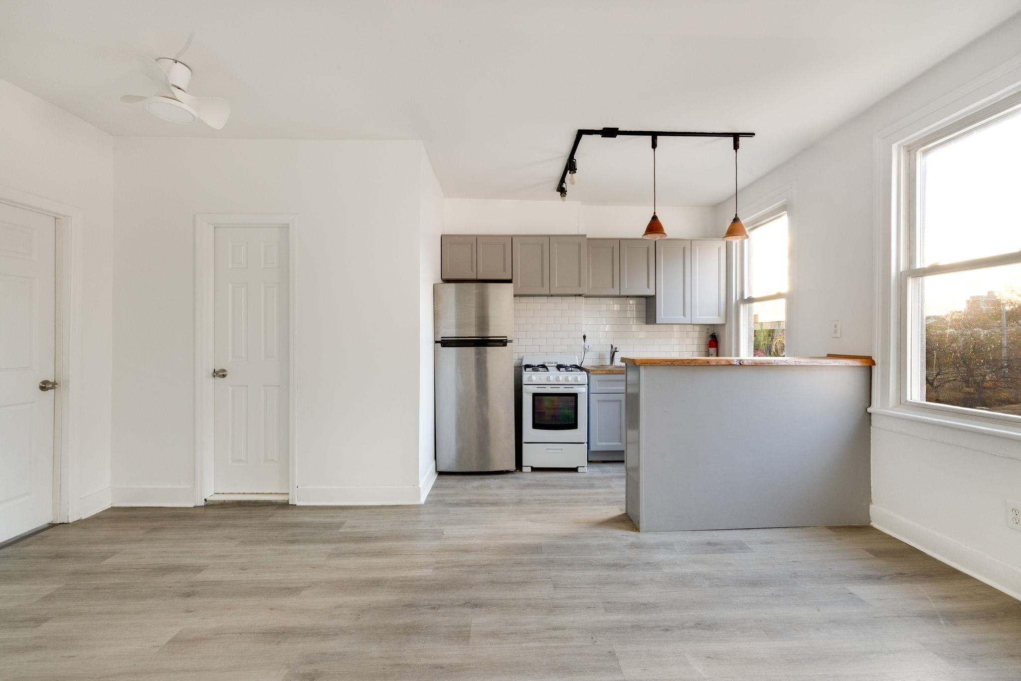 169 HALLADAY ST Unit: 2