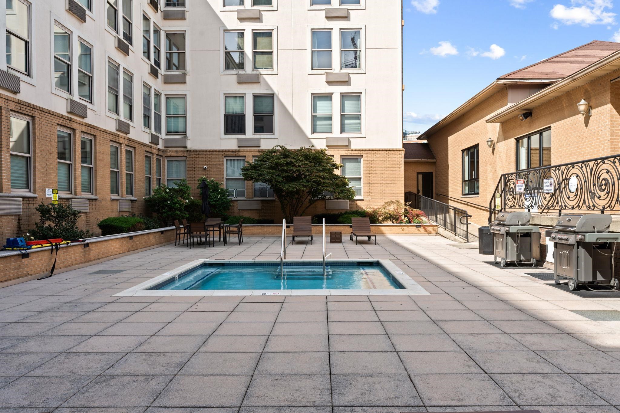 10 REGENT ST Unit: 501