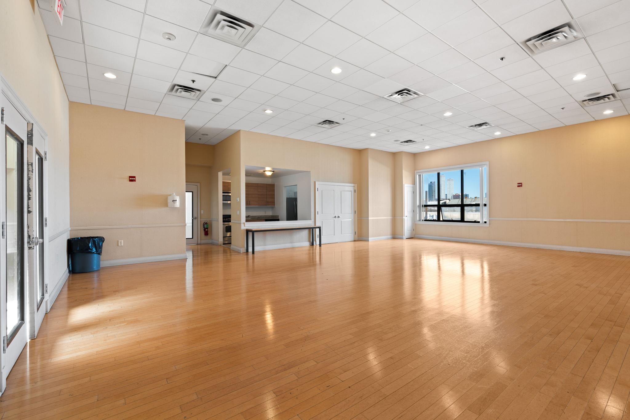 10 REGENT ST Unit: 501