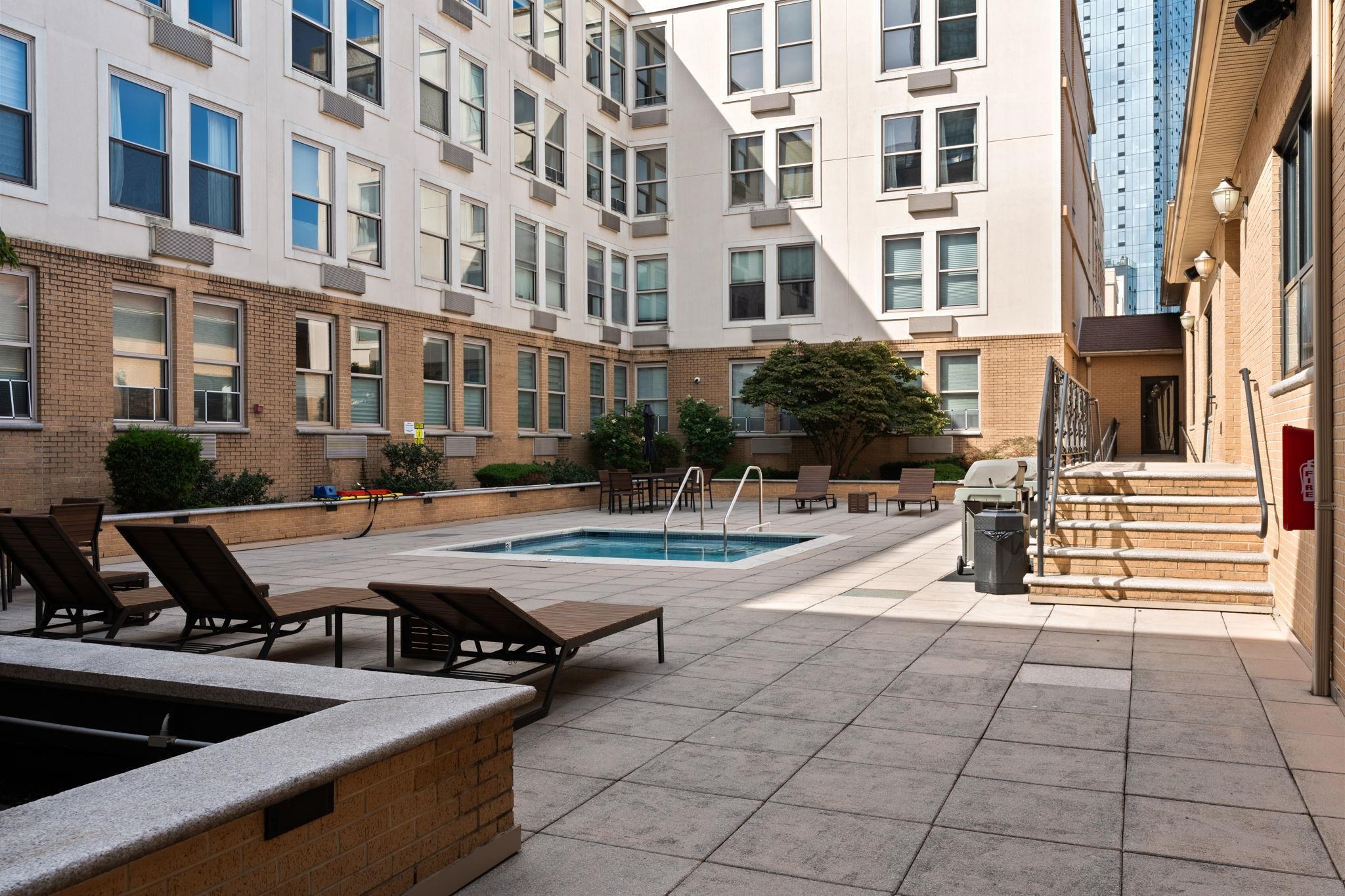 10 REGENT ST Unit: 501
