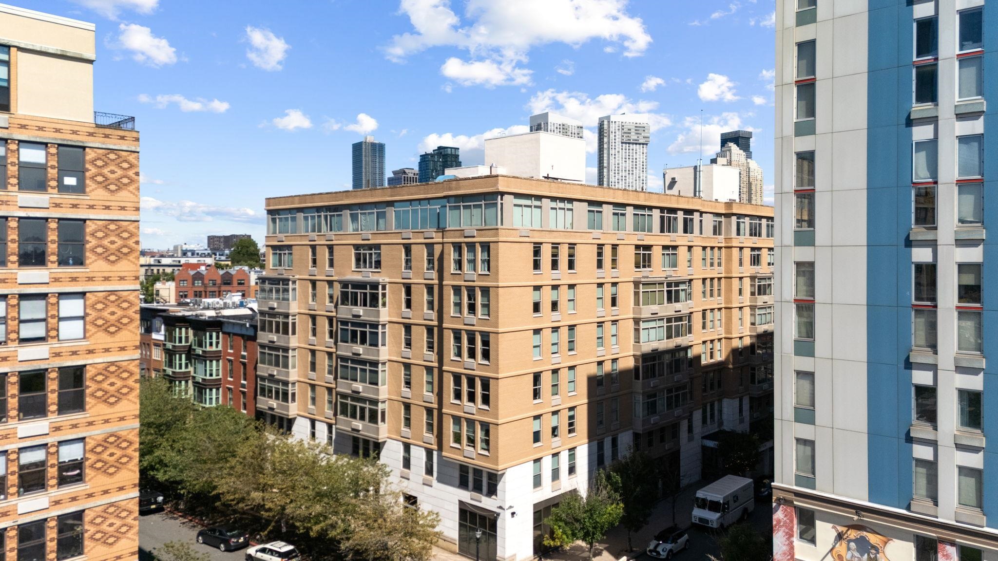 10 REGENT ST Unit: 501