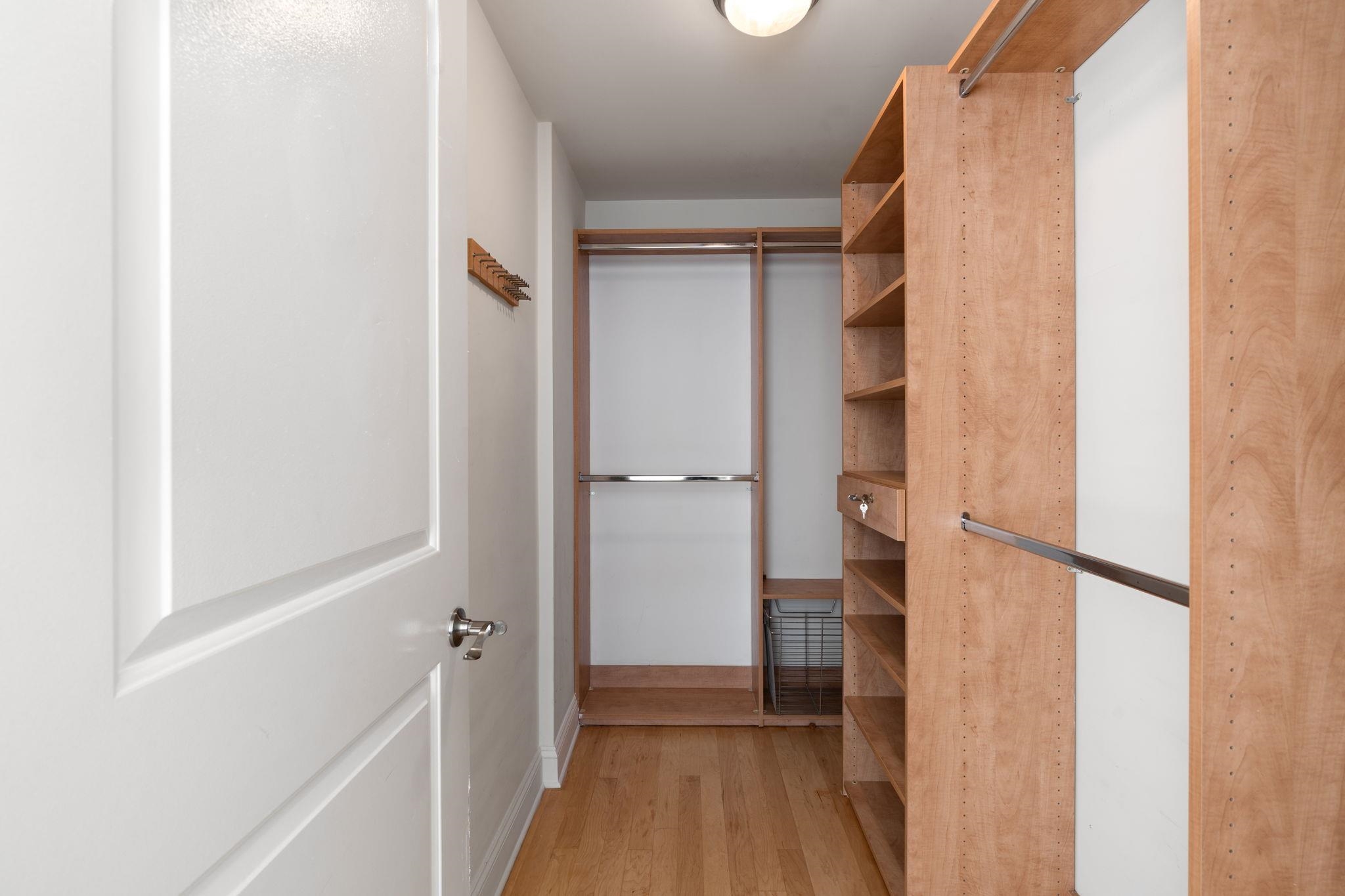 10 REGENT ST Unit: 501