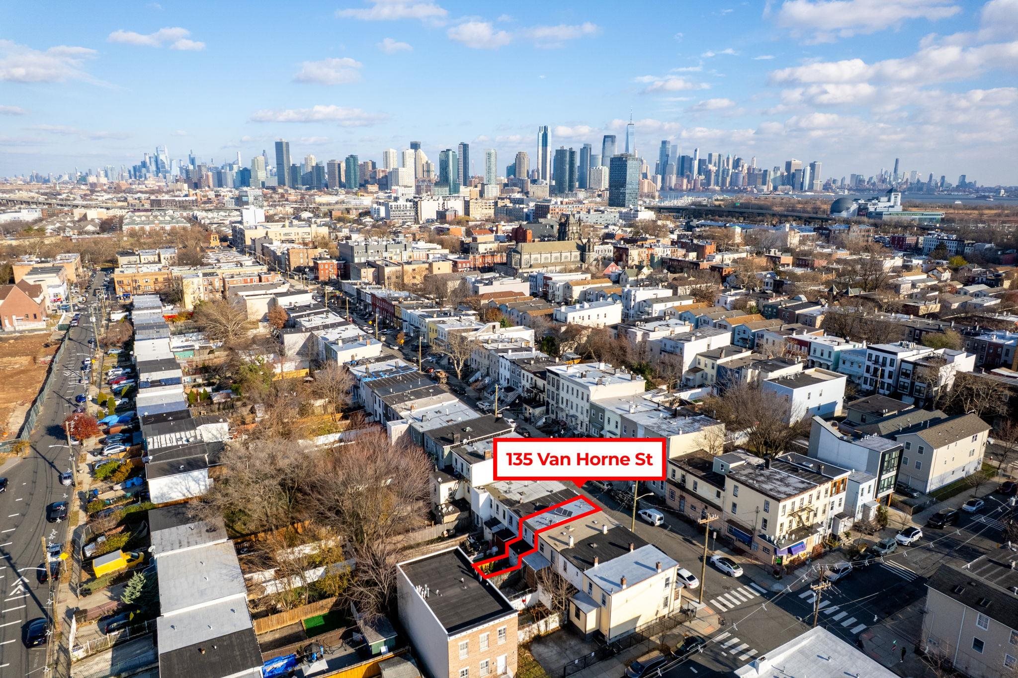 135 VAN HORNE ST