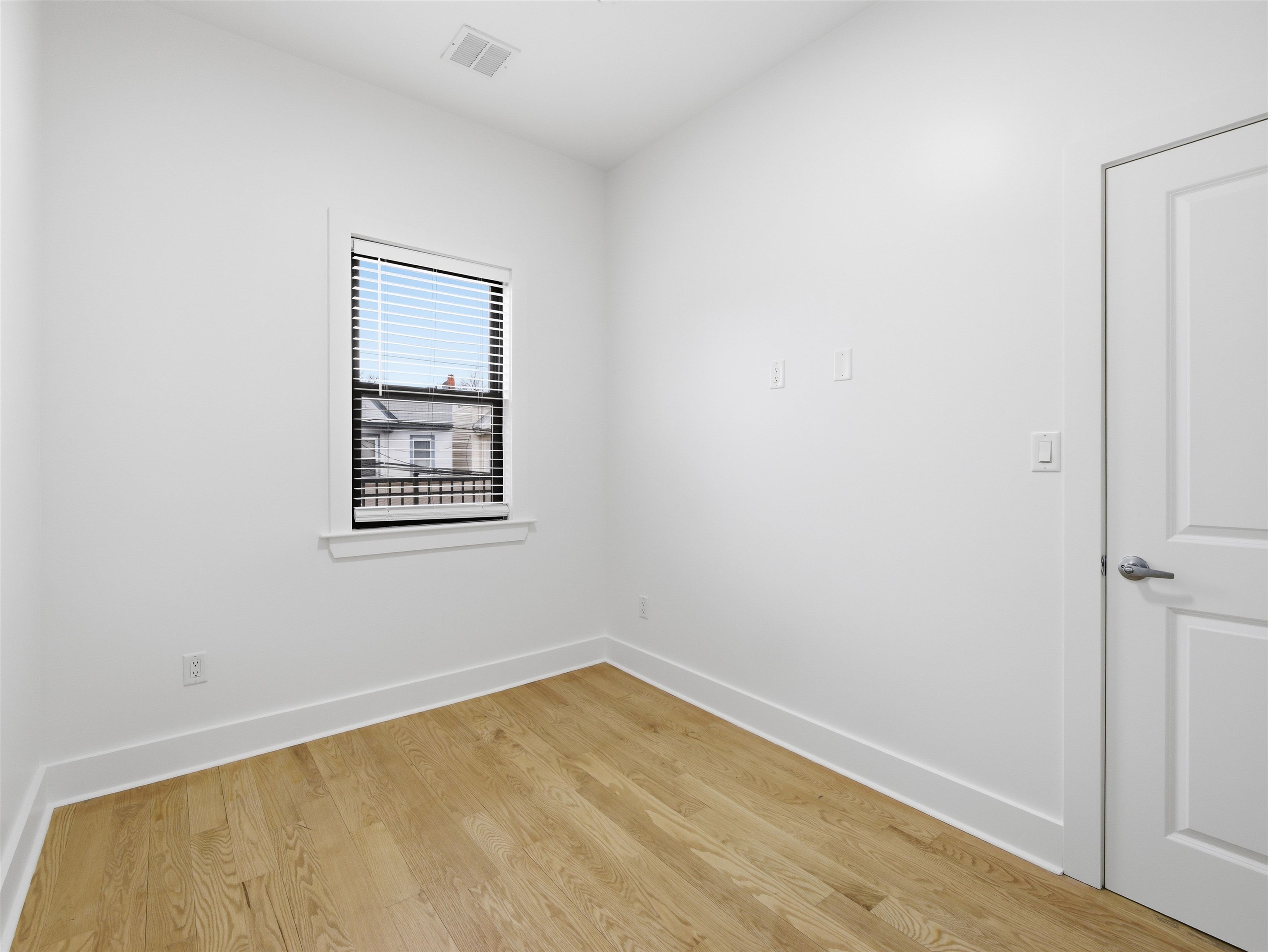 32 CHARLES ST Unit: 201