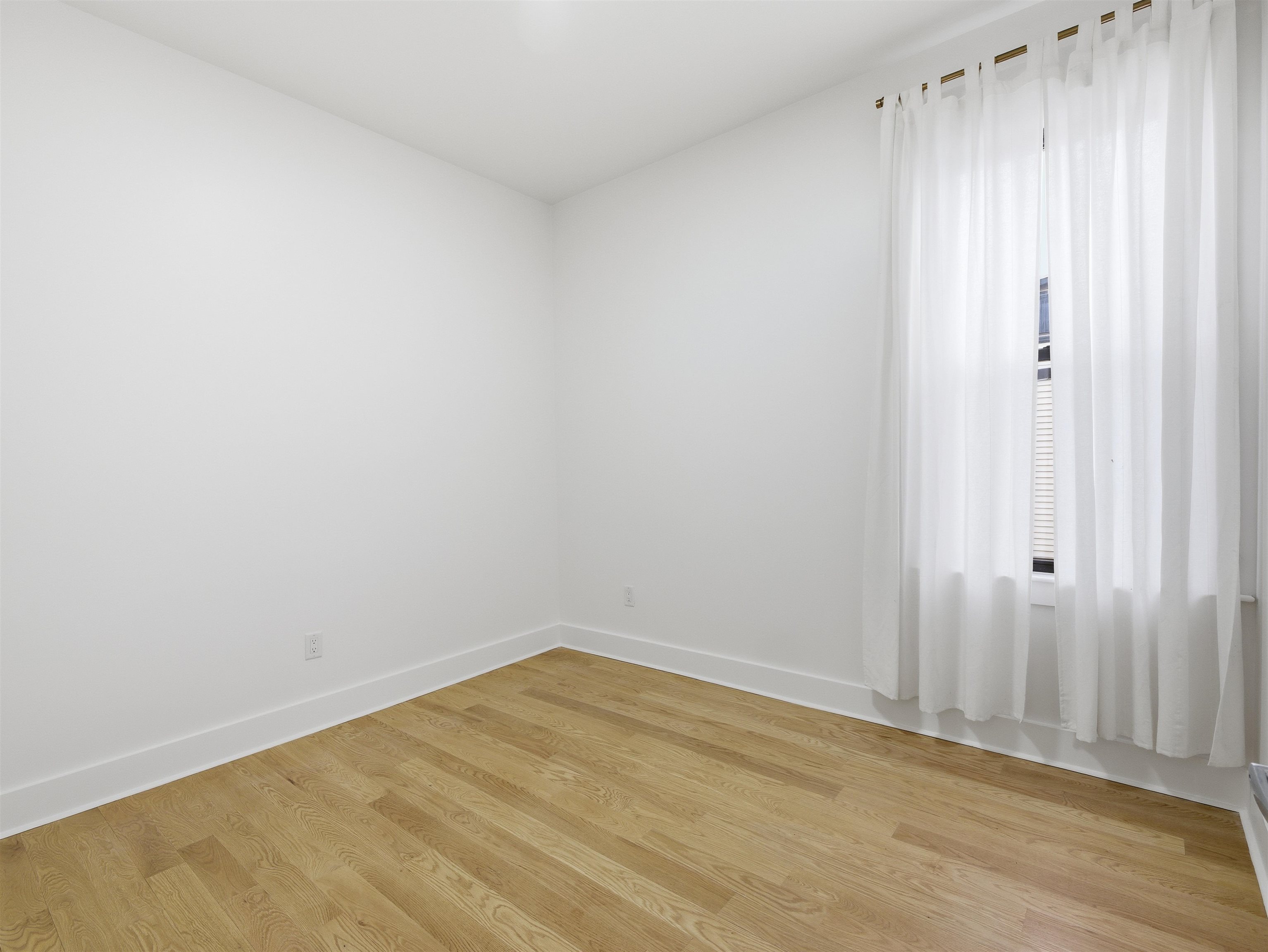 32 CHARLES ST Unit: 201