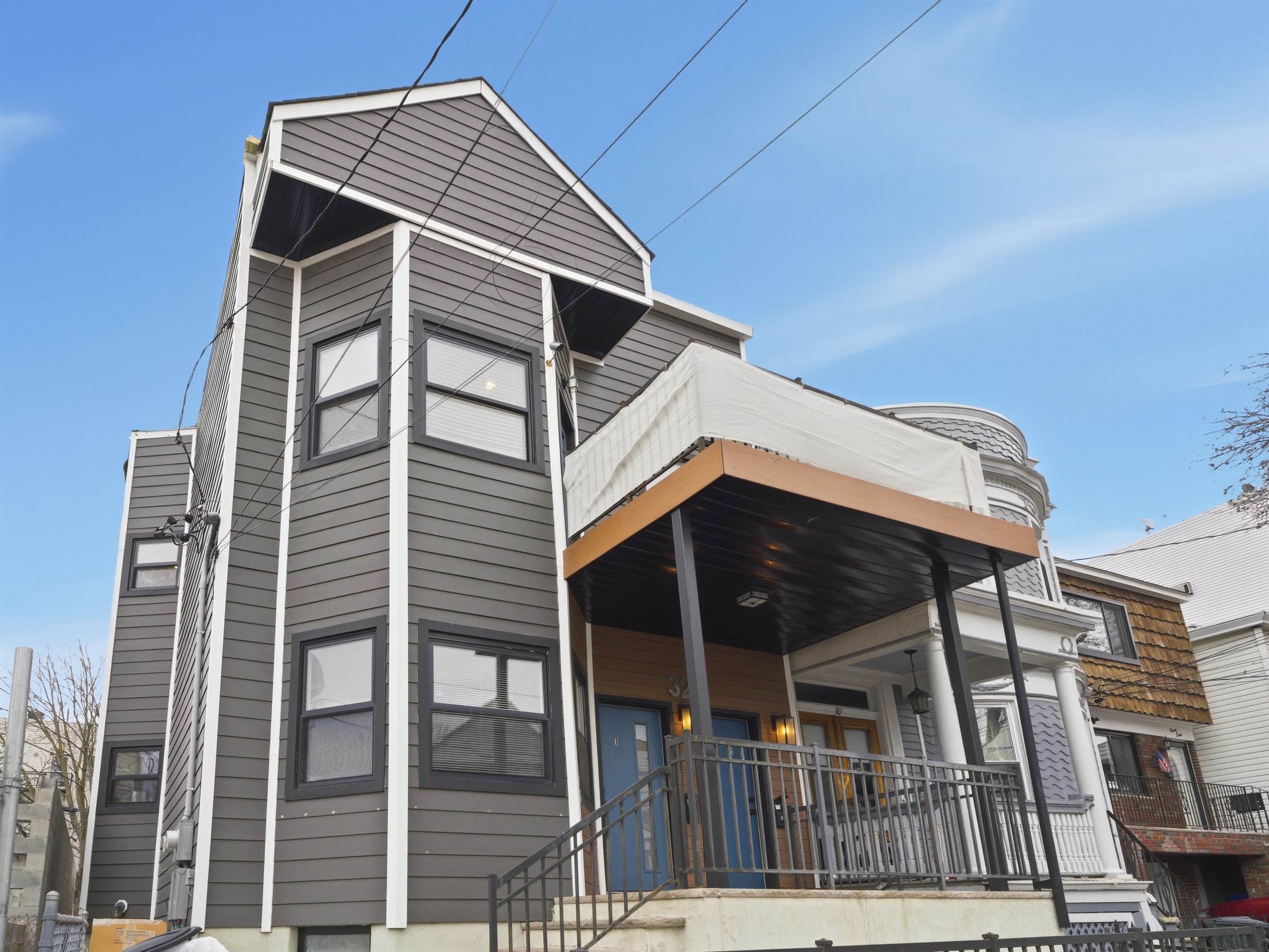 32 CHARLES ST Unit: 201