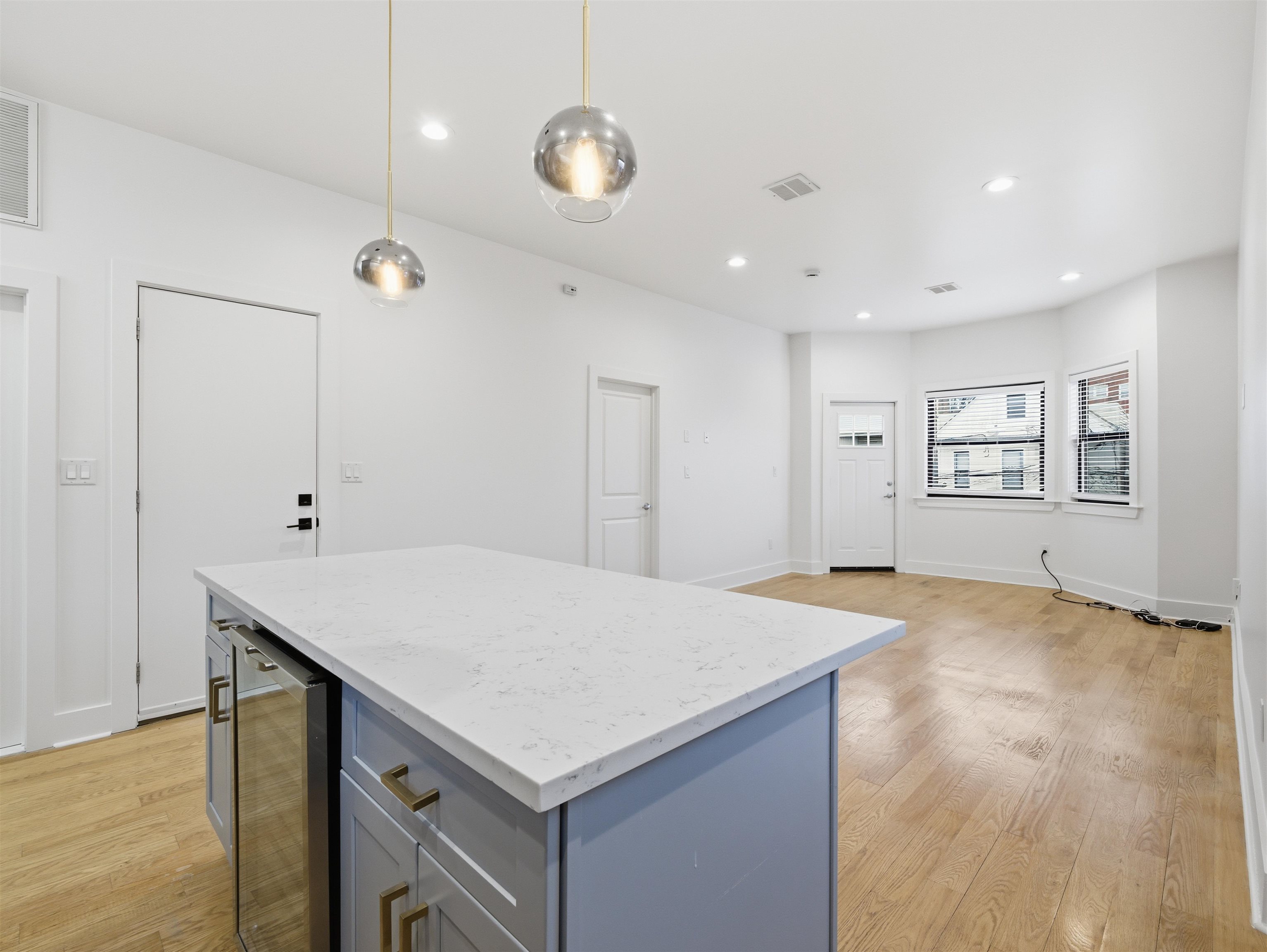 32 CHARLES ST Unit: 201