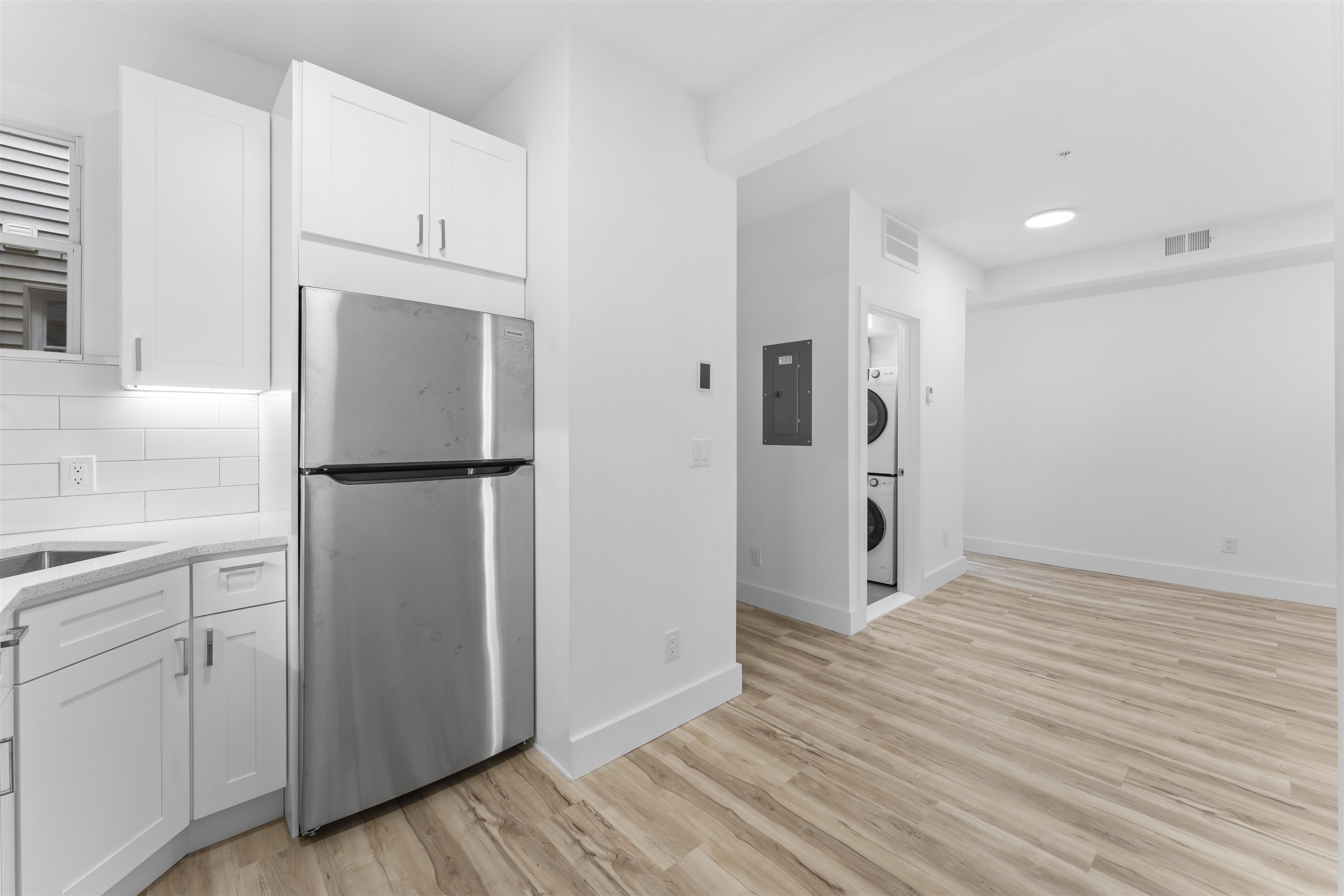2505 CENTRAL AVE Unit: 3b