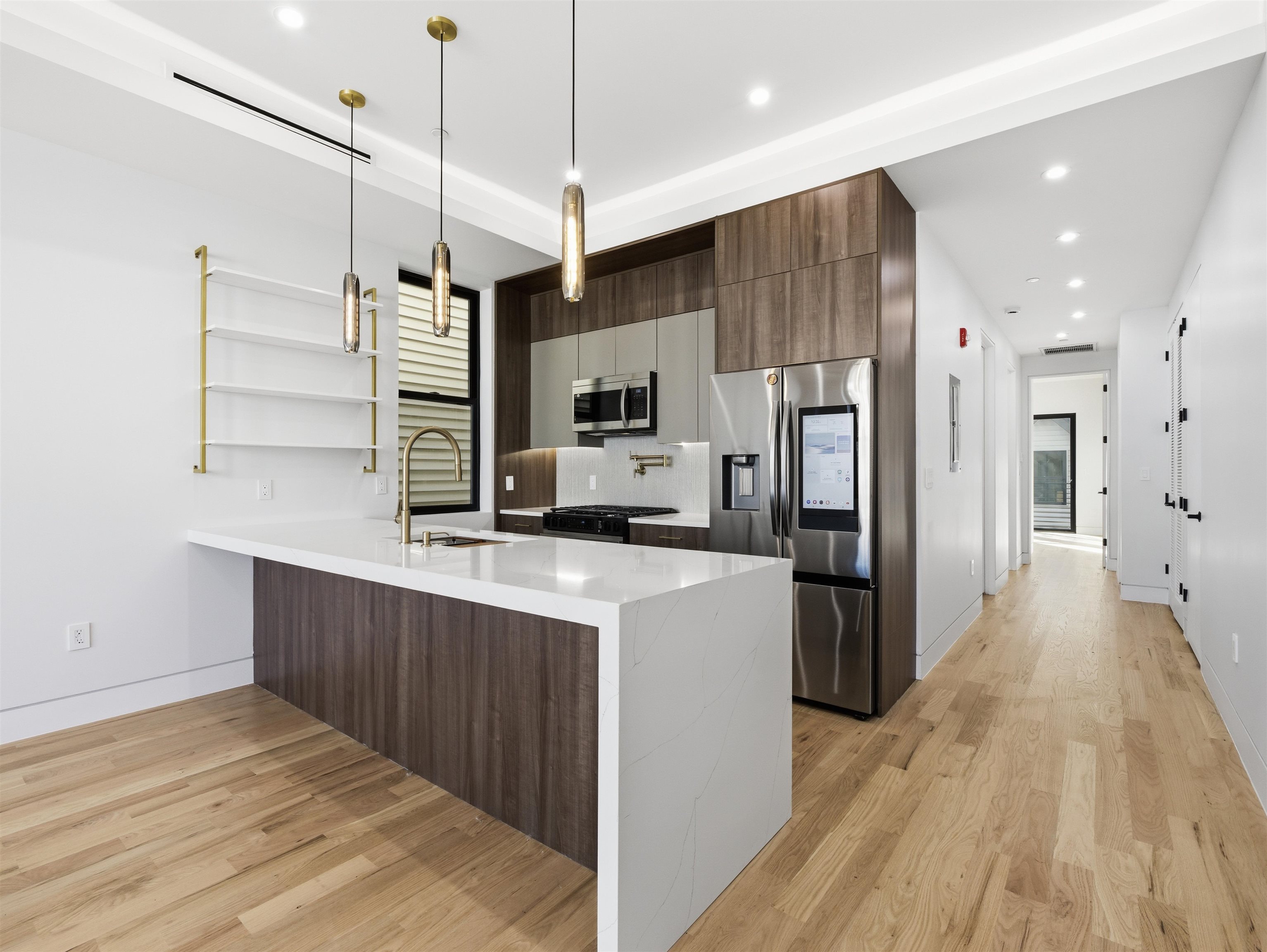 29 ARMSTRONG AVE Unit: 2L