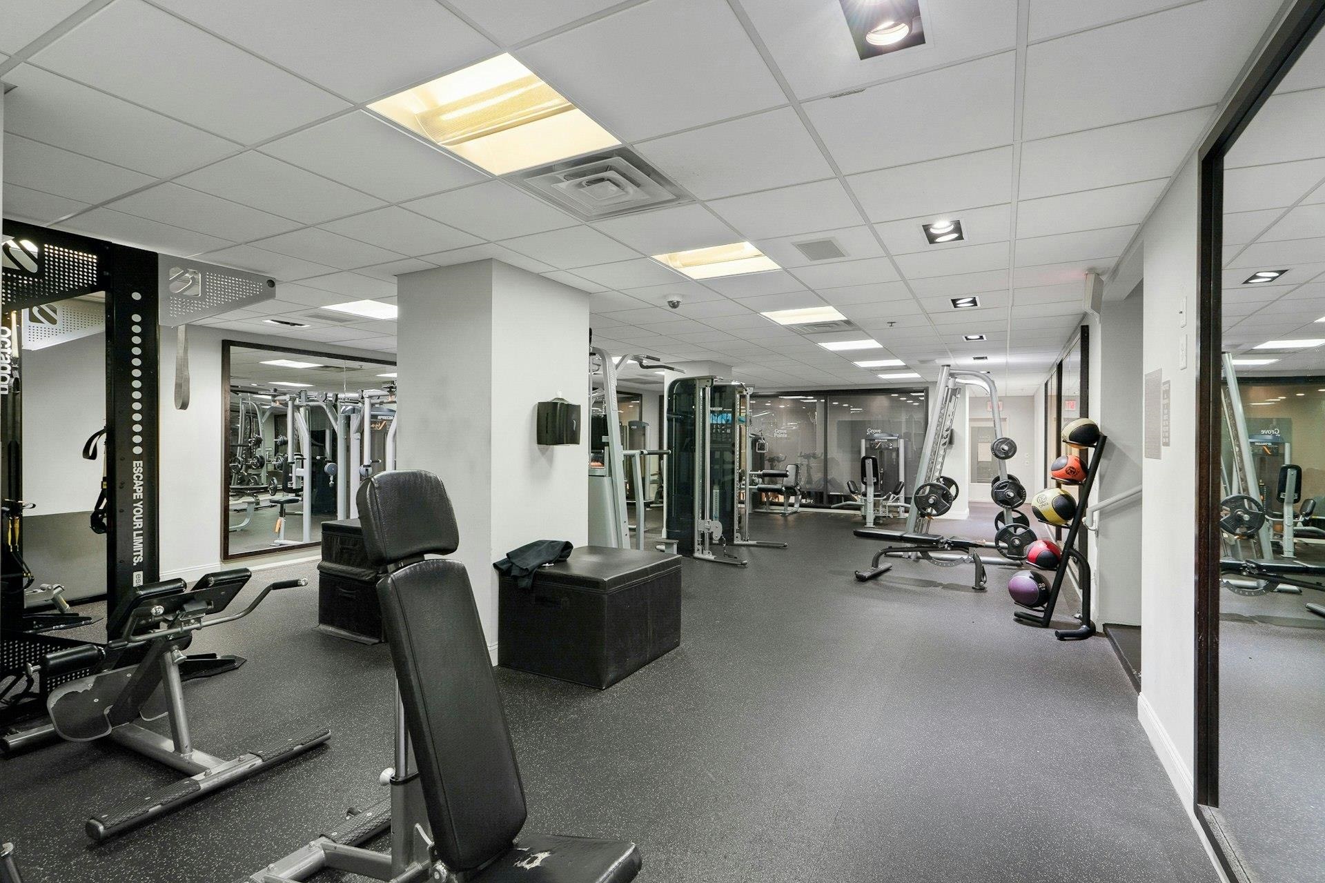 102 CHRISTOPHER COLUMBUS DR Unit: 803