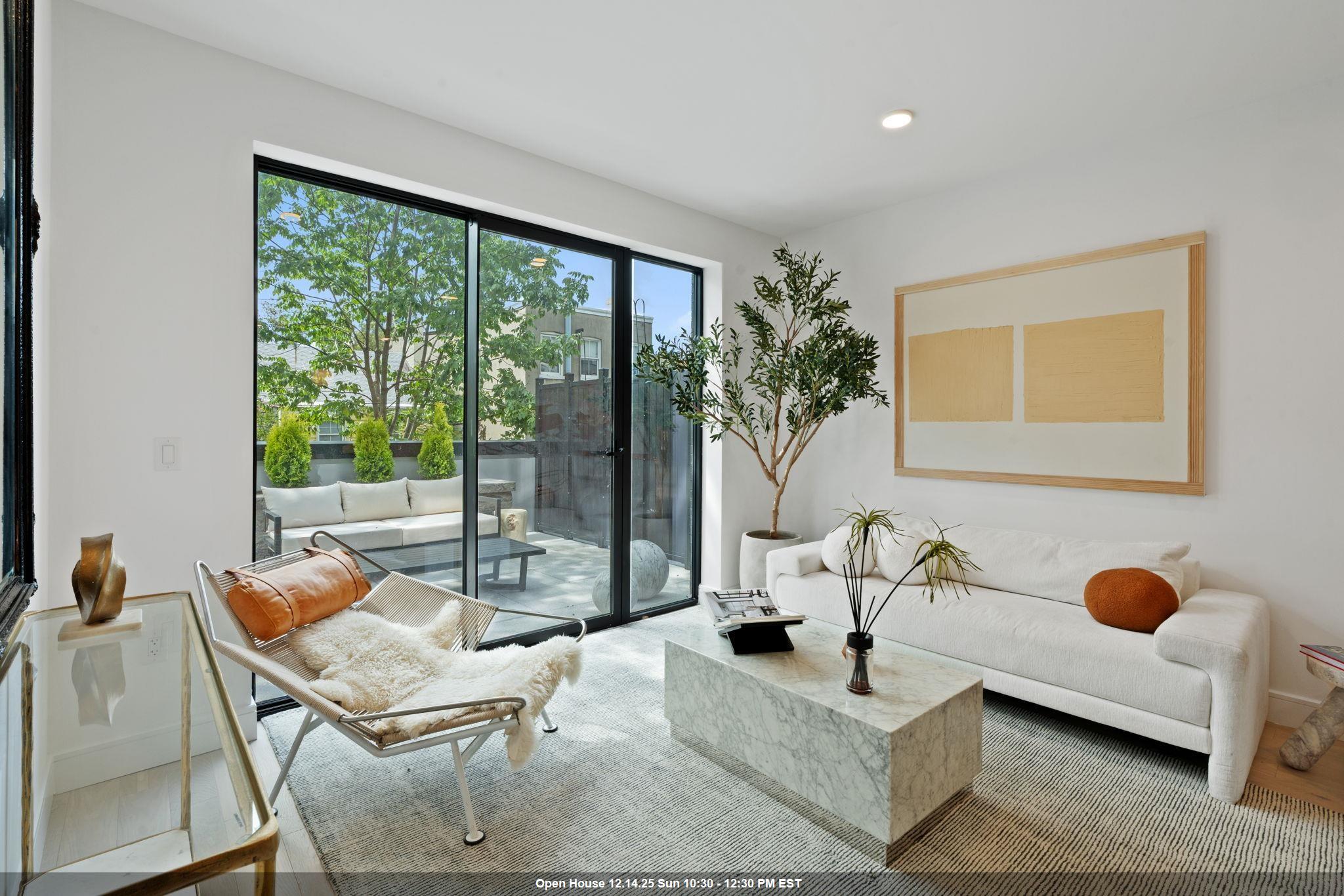 139 CHRISTOPHER COLUMBUS DR Unit: 307