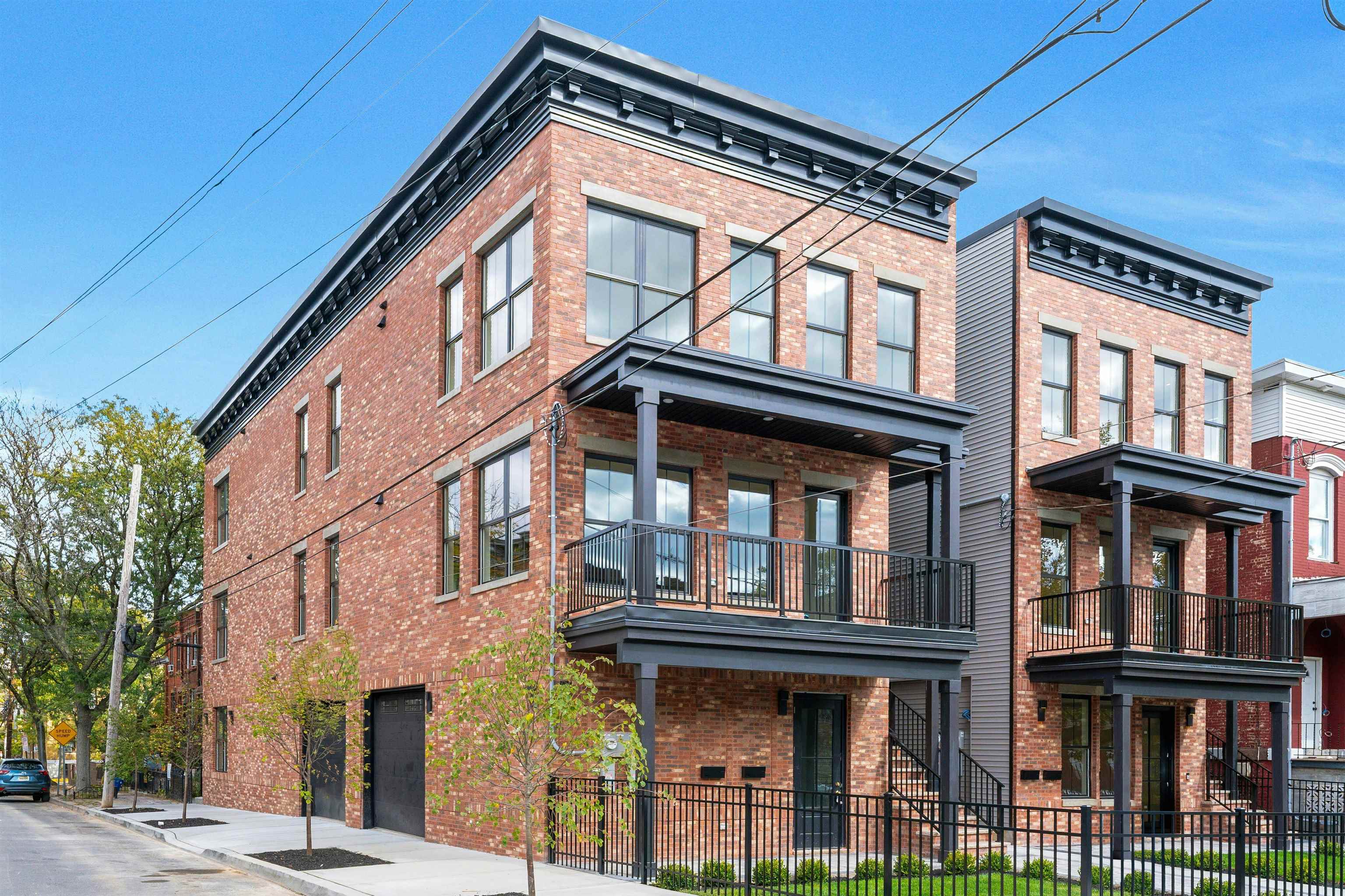 26 CLINTON AVE