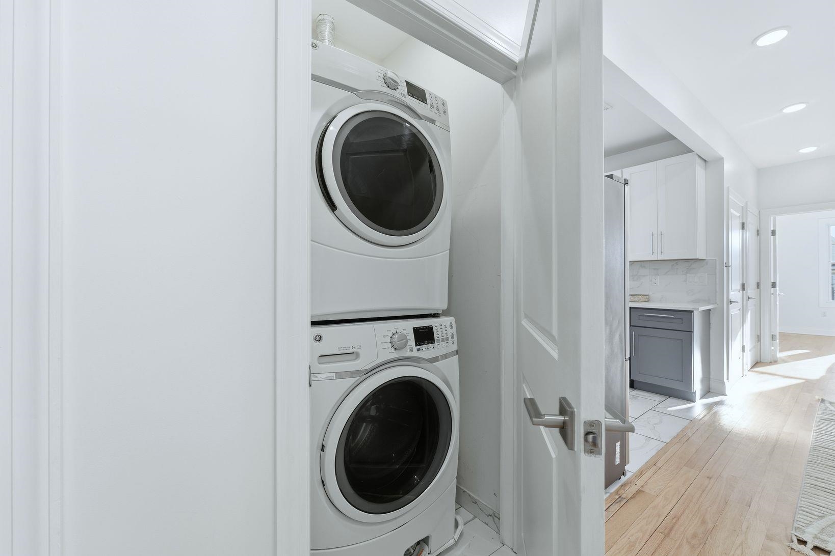 23 RANDOLPH AVE Unit: 2