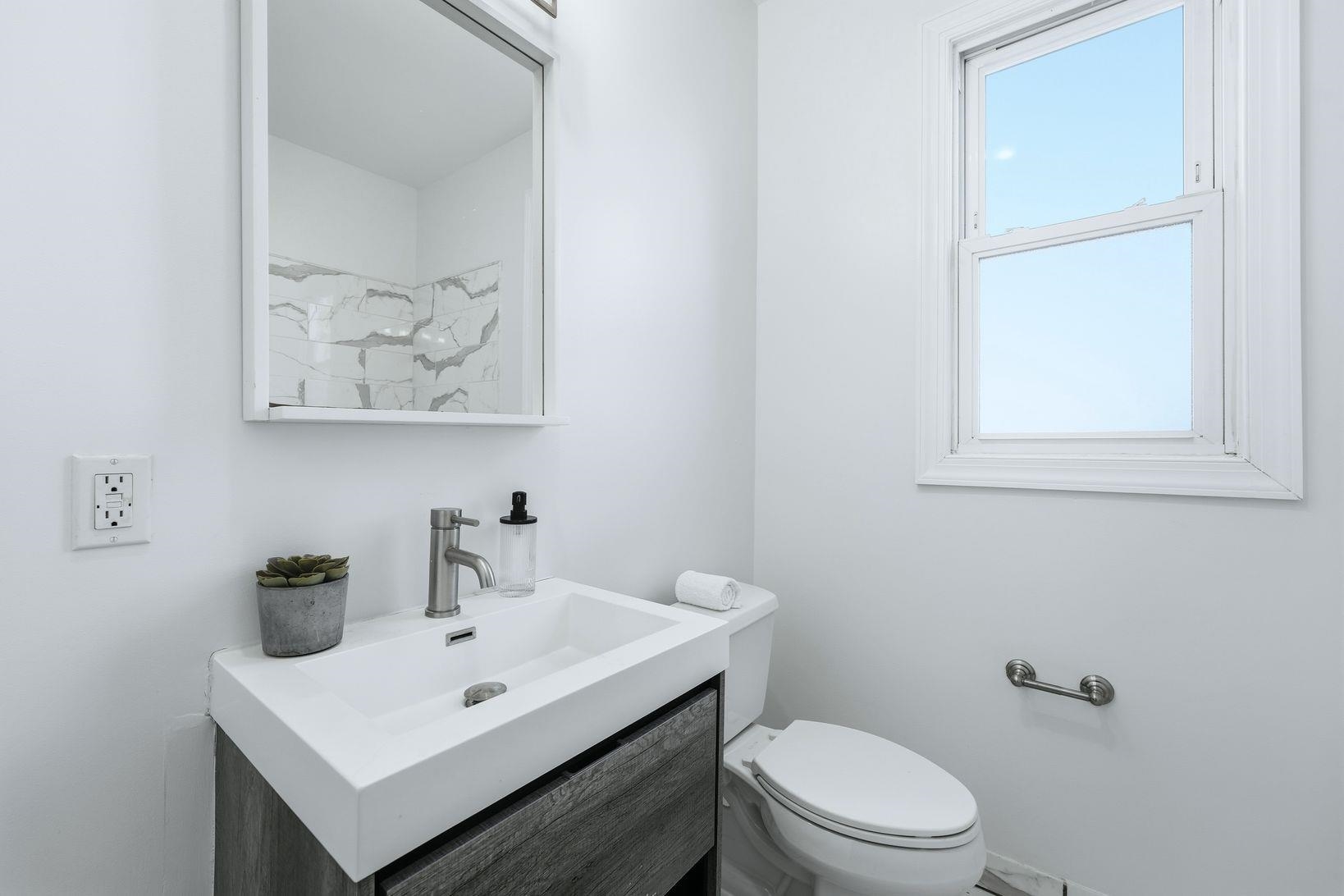 23 RANDOLPH AVE Unit: 2