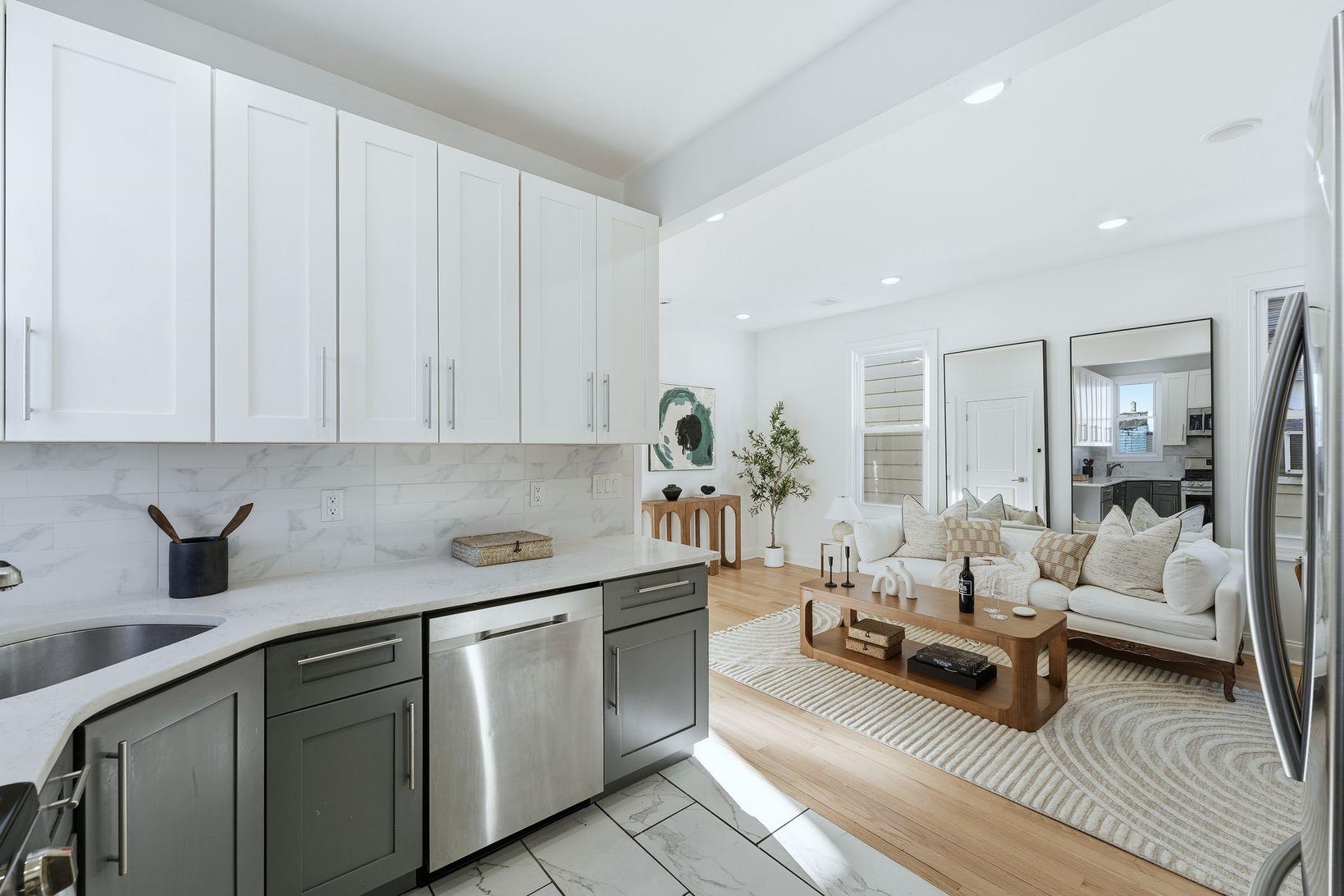 23 RANDOLPH AVE Unit: 2