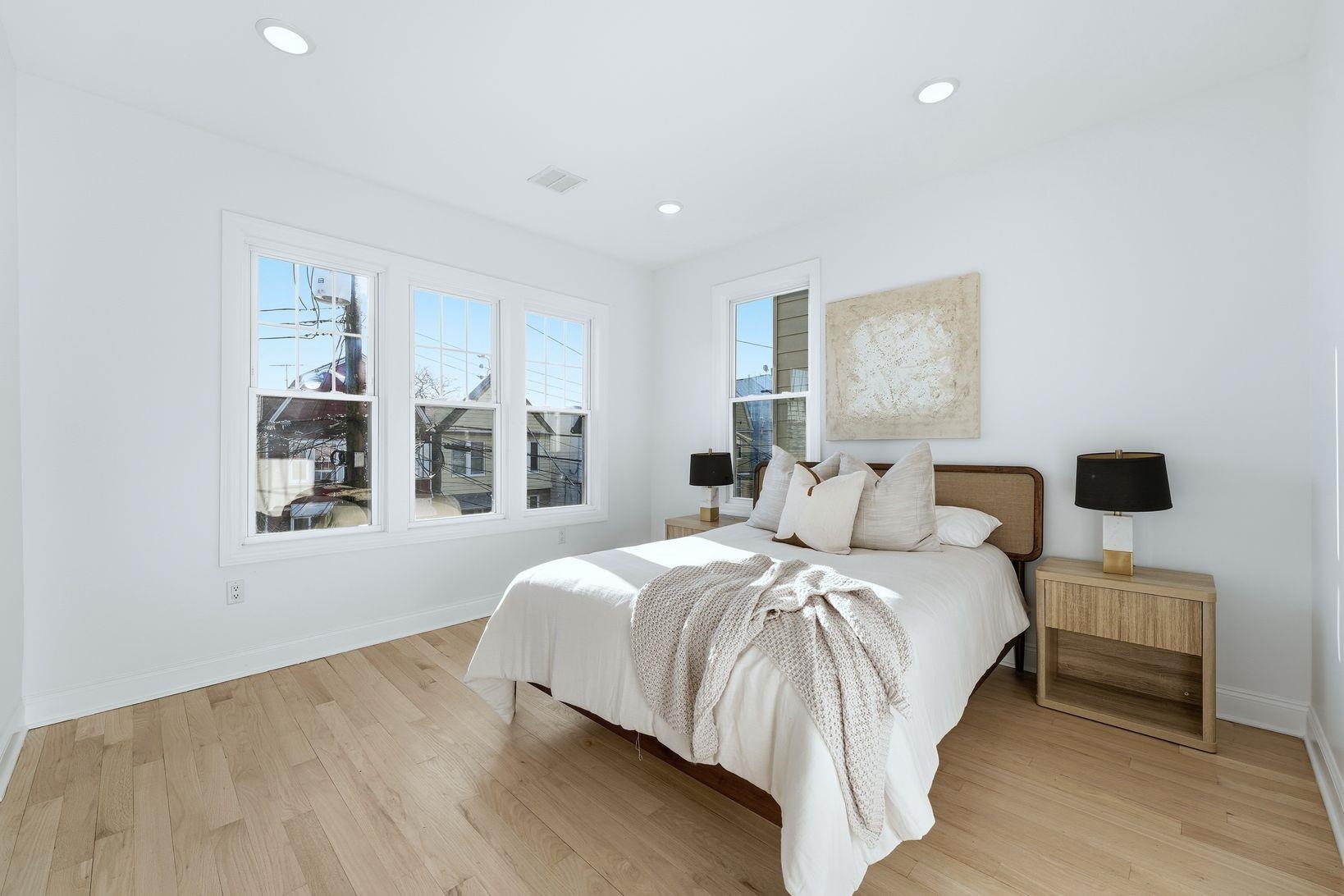 23 RANDOLPH AVE Unit: 2