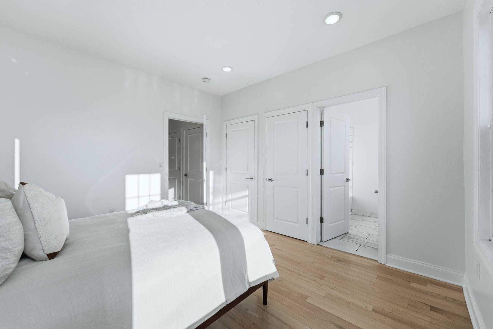 23 RANDOLPH AVE Unit: 2