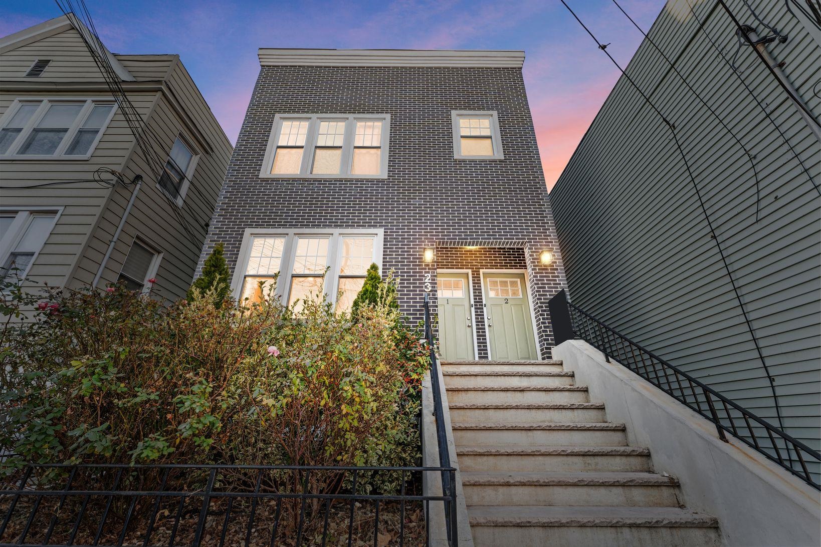 23 RANDOLPH AVE Unit: 2