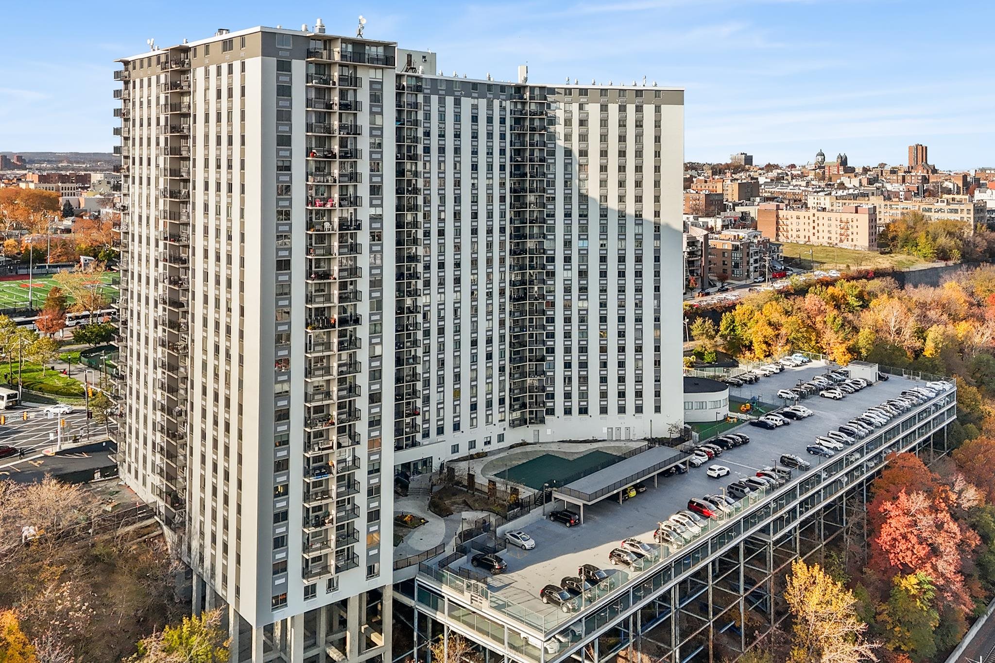 100 MANHATTAN AVE Unit: 416