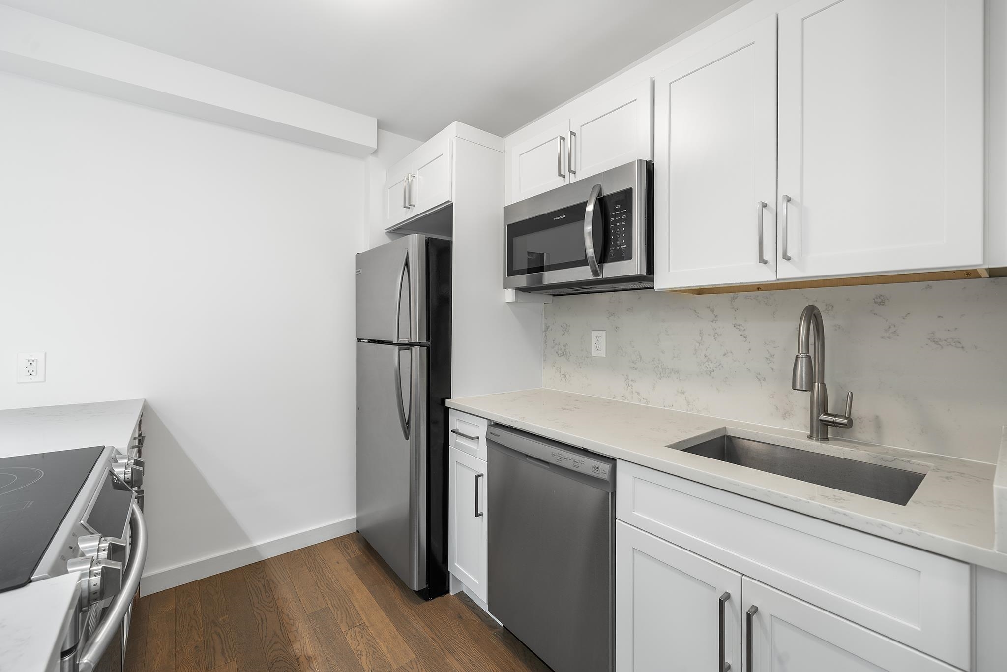 100 MANHATTAN AVE Unit: 416