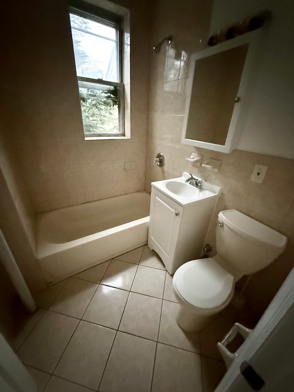 132 39TH ST Unit: A2