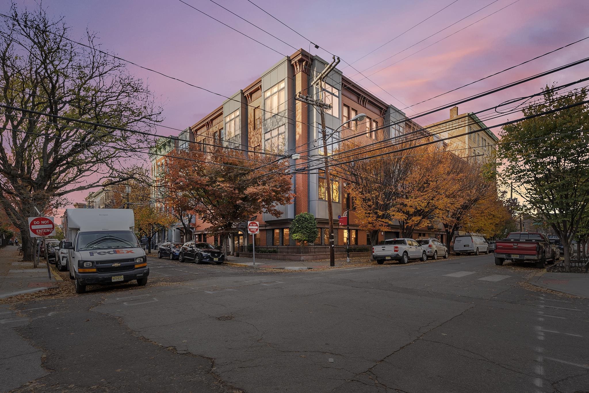 78 WAYNE ST Unit: 303