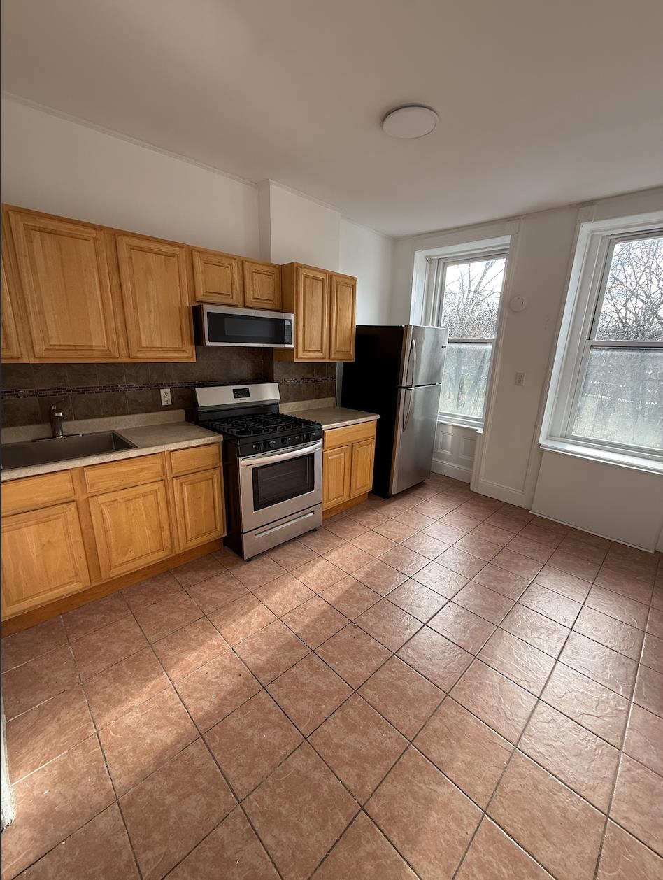 1137 50TH ST Unit: 2
