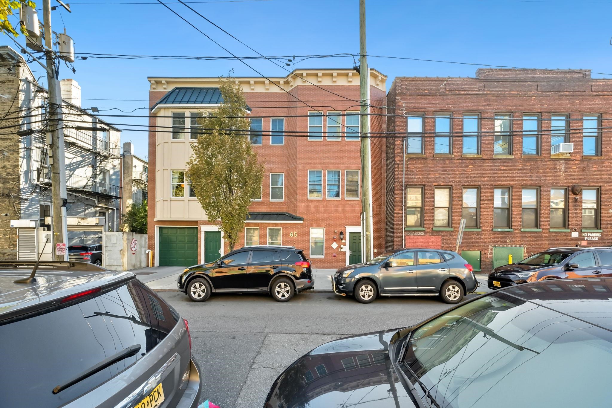 65 FLEET ST Unit: 403