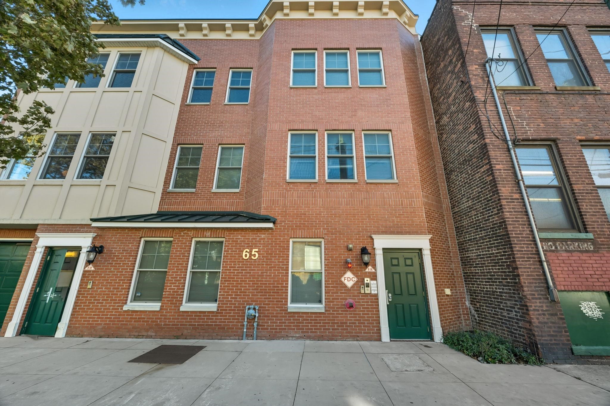 65 FLEET ST Unit: 403