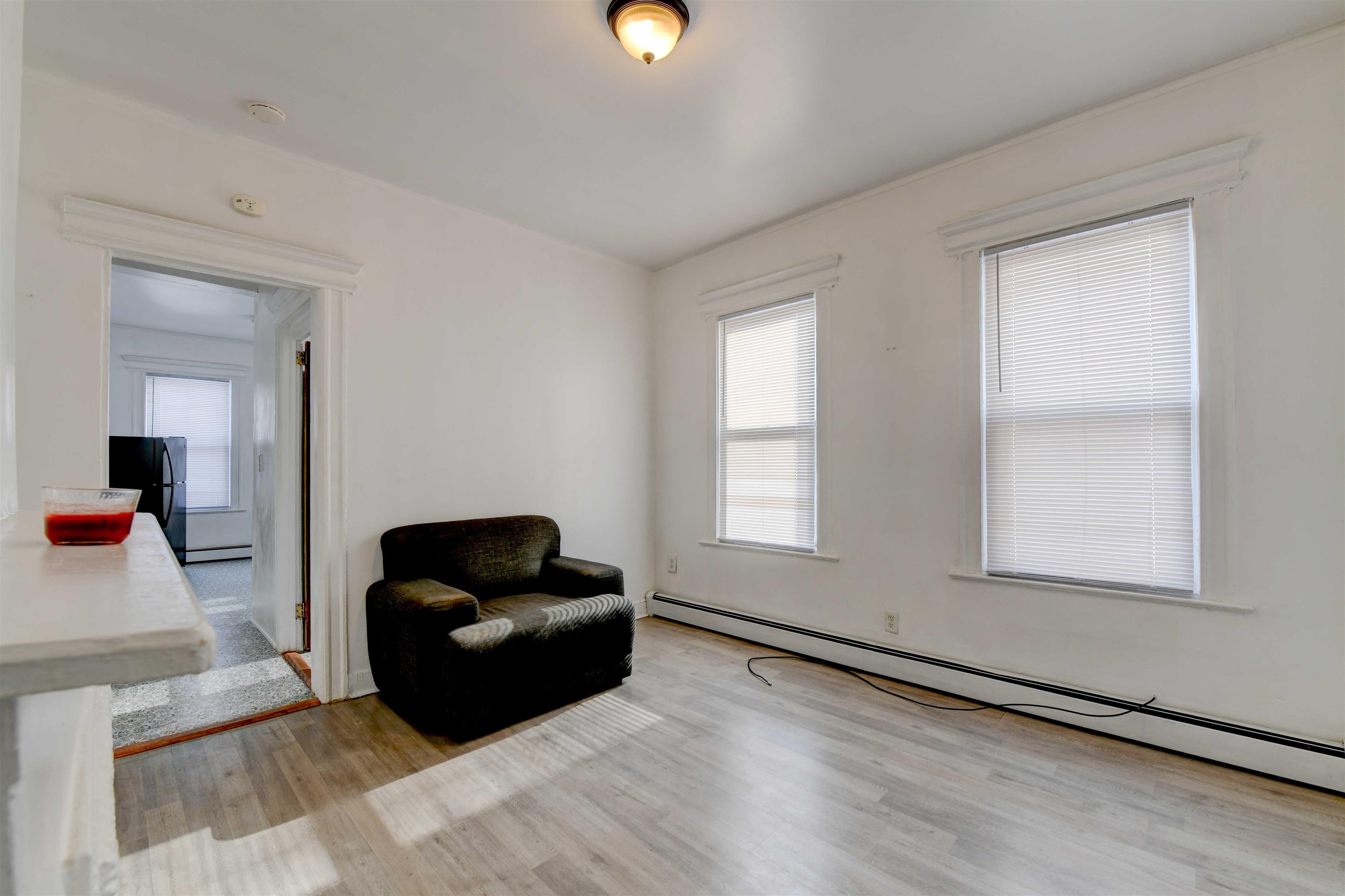 200 NUNDA AVE Unit: 1R