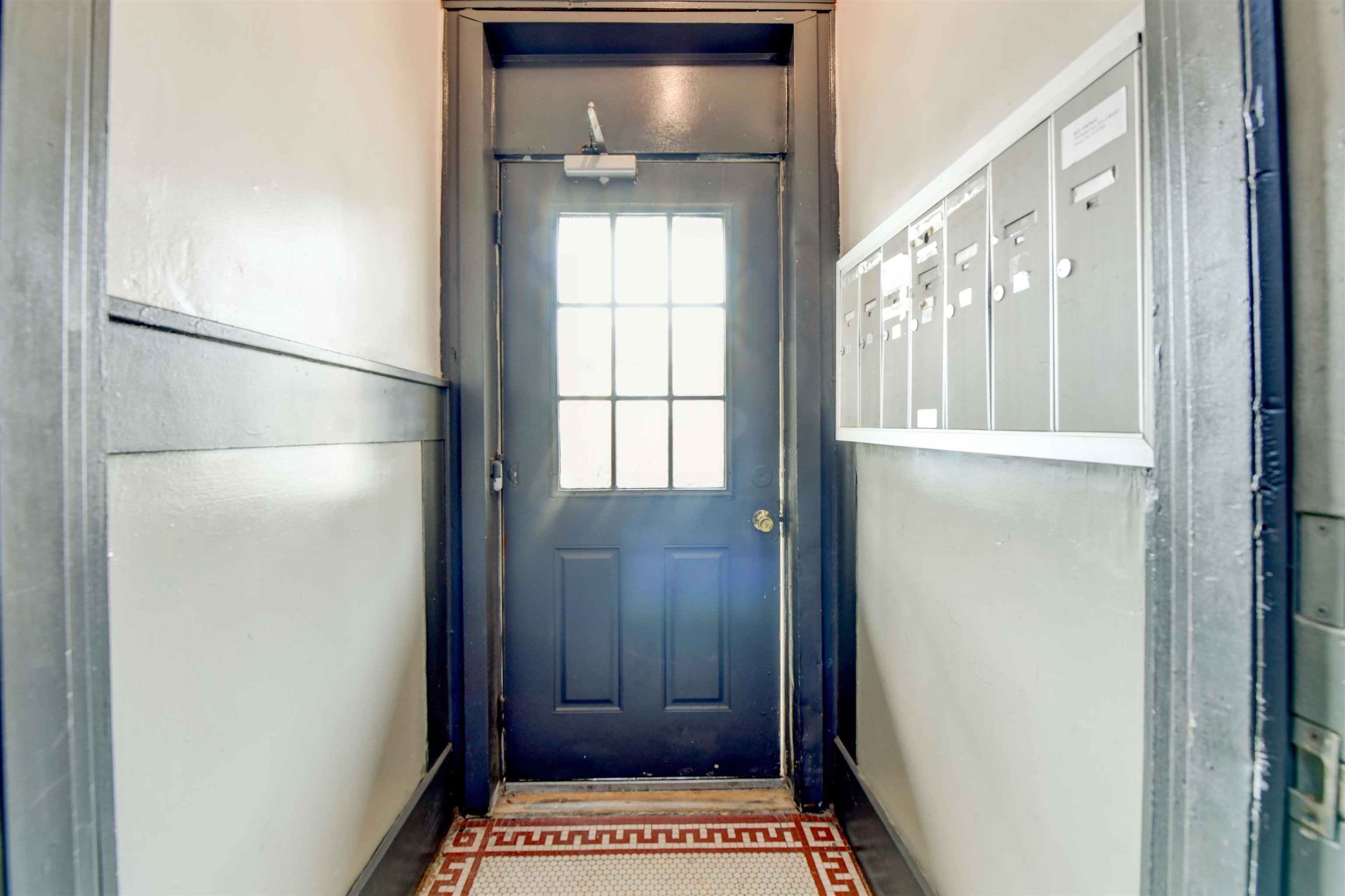 200 NUNDA AVE Unit: 1R