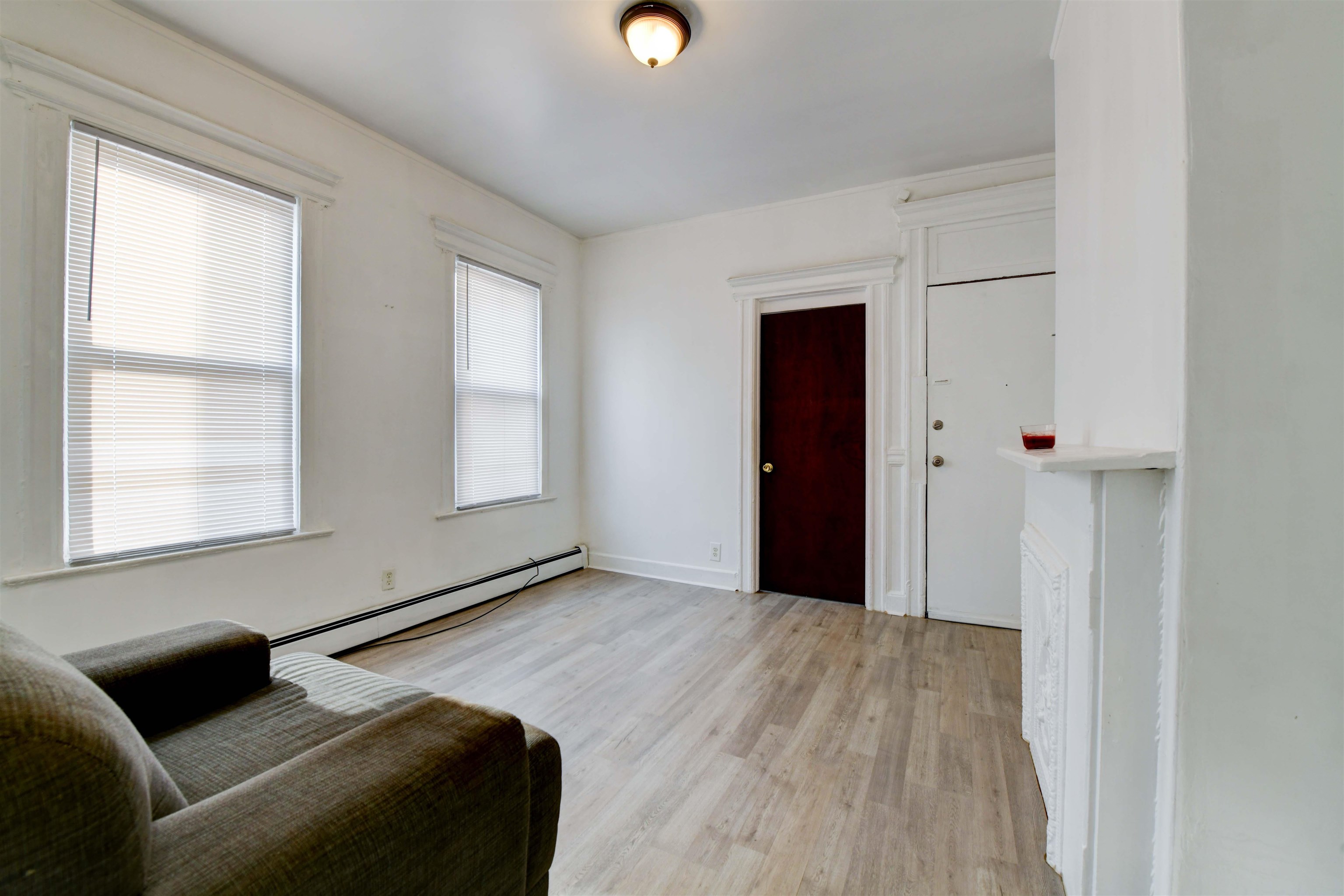 200 NUNDA AVE Unit: 1R