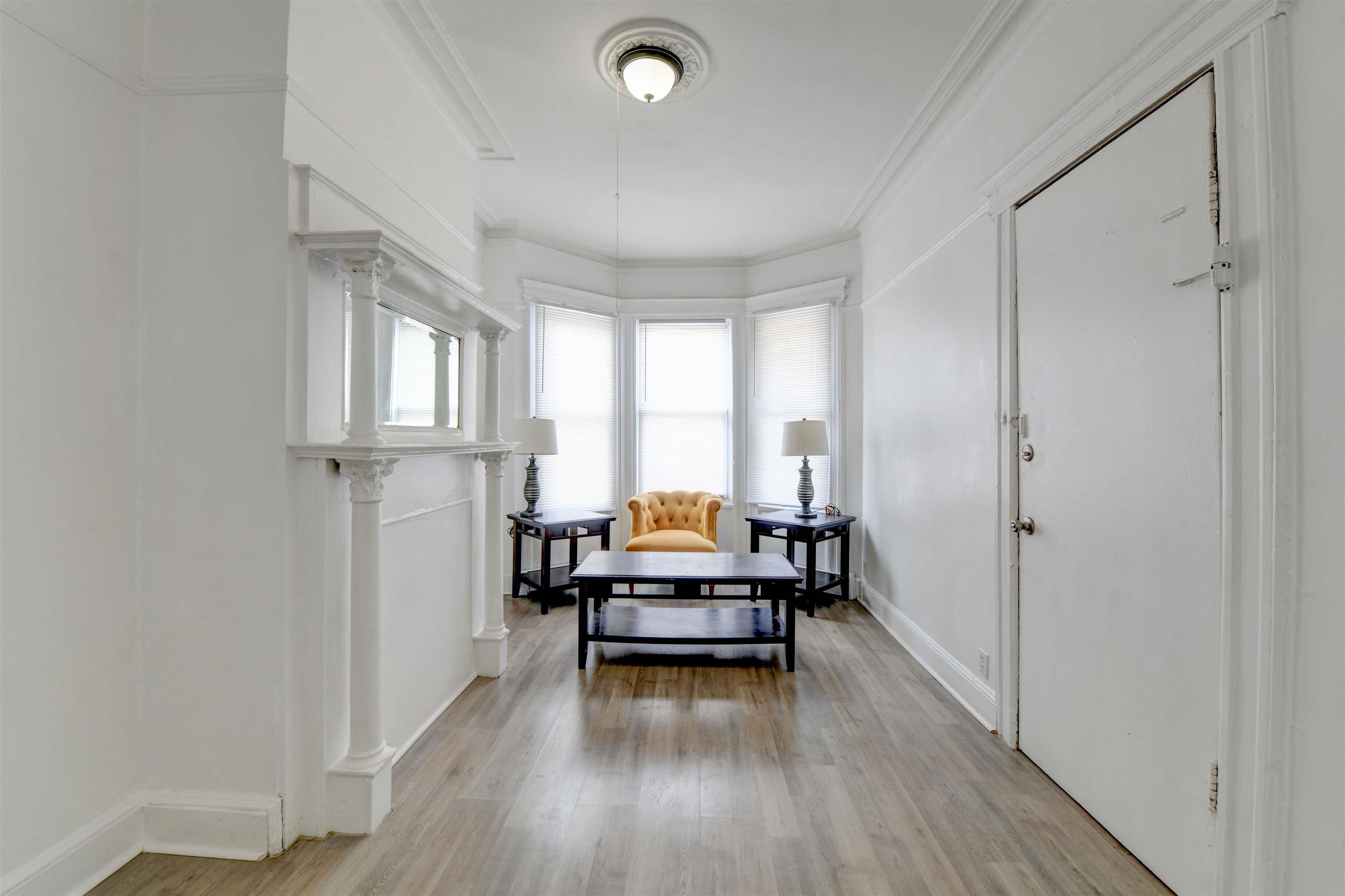 200 NUNDA AVE Unit: 1R