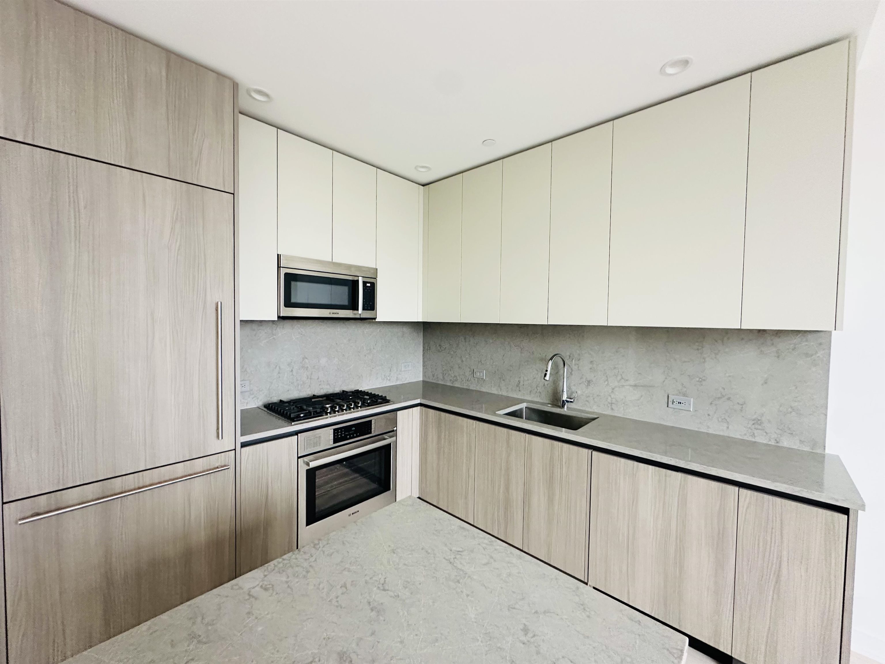 151 BAY ST Unit: 3002