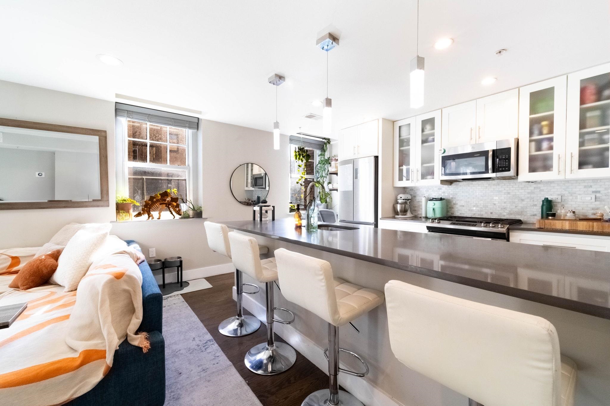 126 DELAWARE AVE Unit: 8