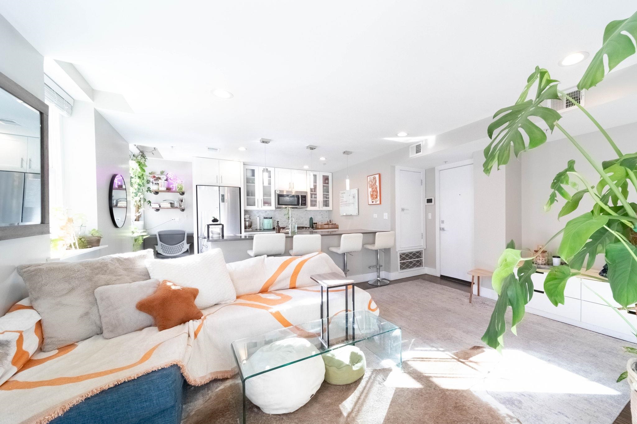 126 DELAWARE AVE Unit: 8