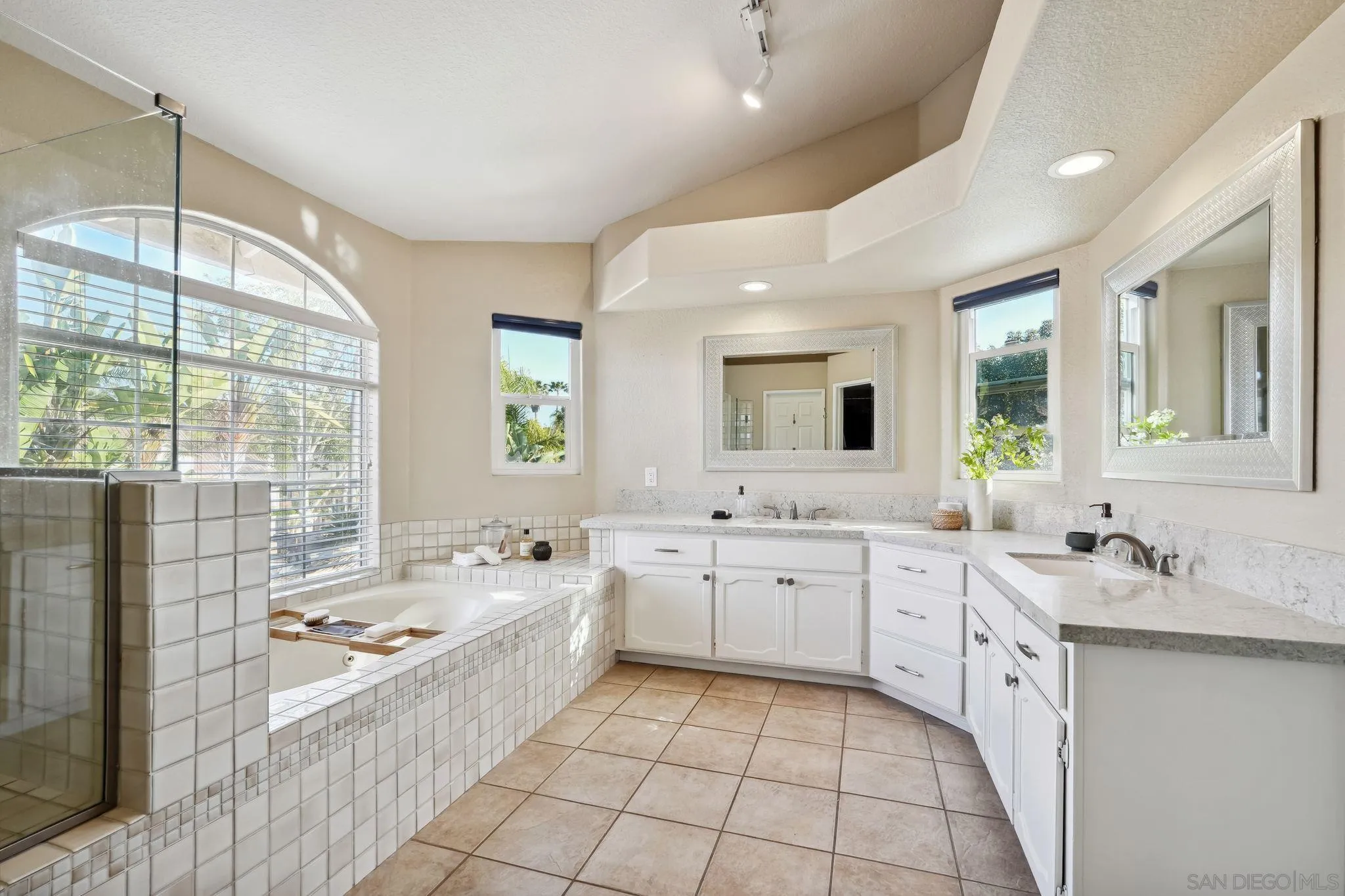 12659 Butterwood Ct