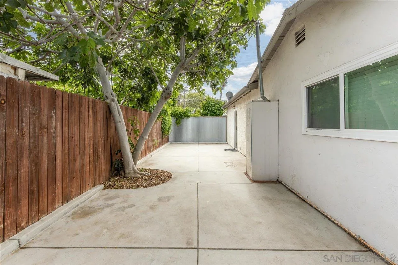 3722 Z St
