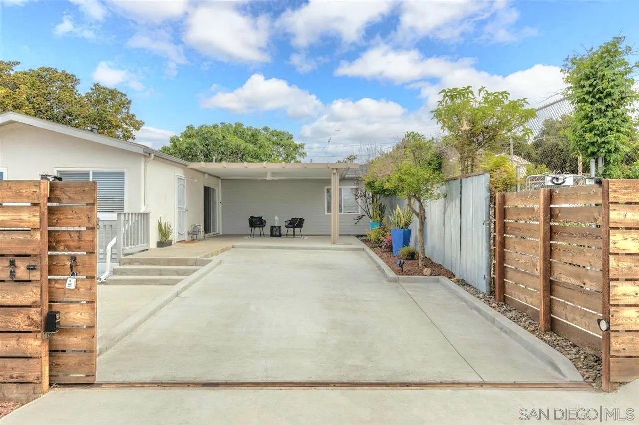 3722 Z St