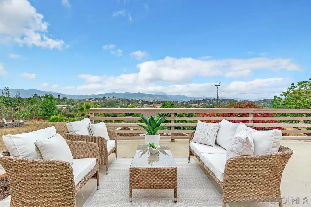 2876 Pioneer Way