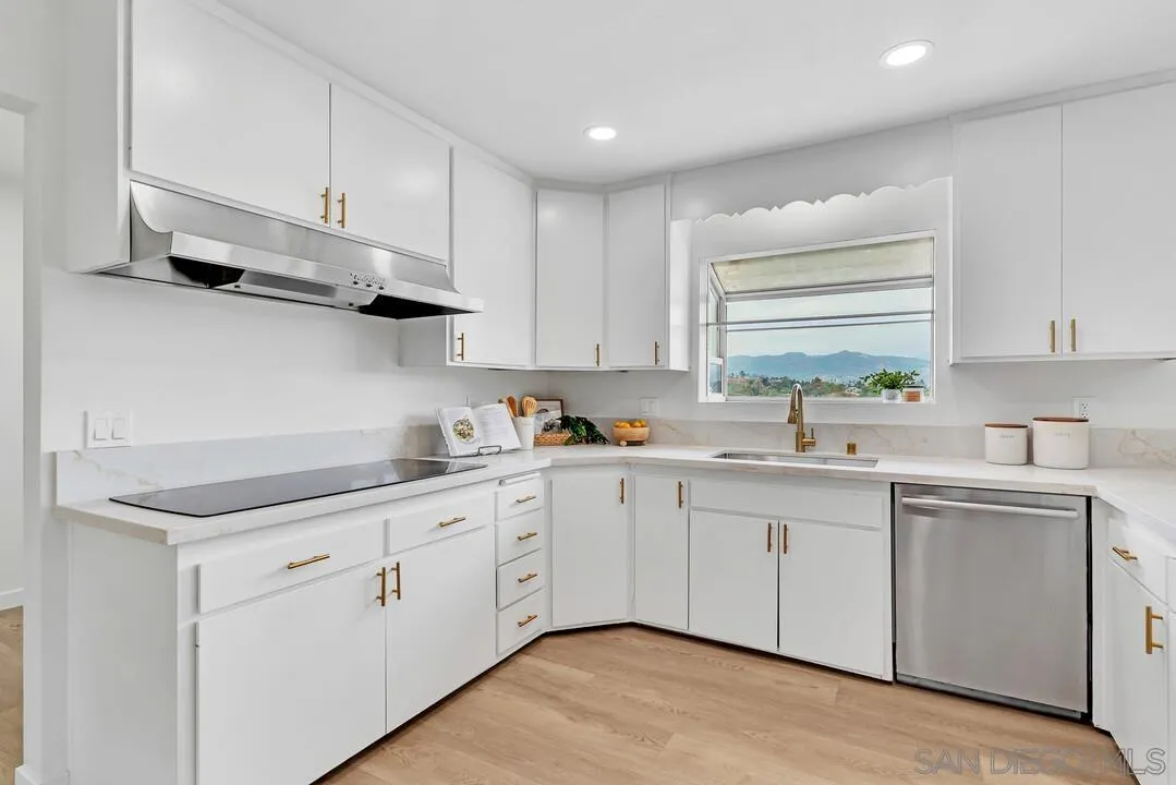 2876 Pioneer Way