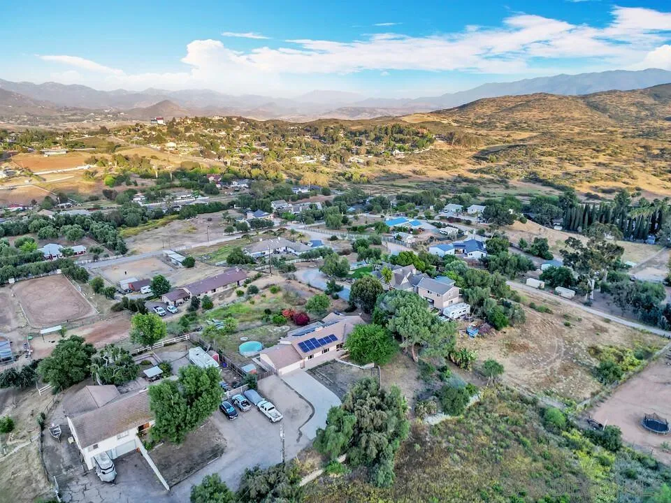 2876 Pioneer Way