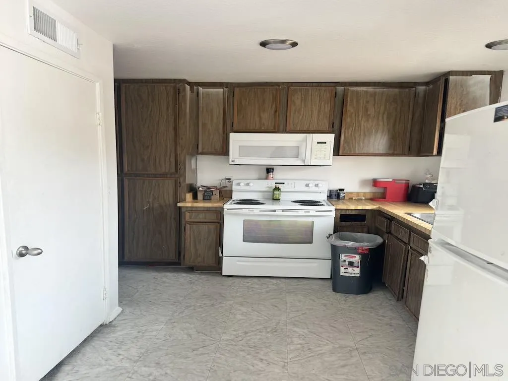 807 S Mollison Ave Unit 26