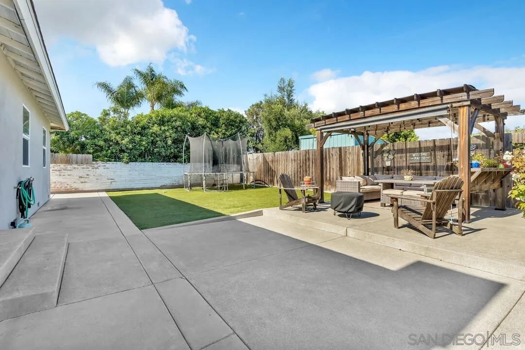 3911 Vista Grande Dr.