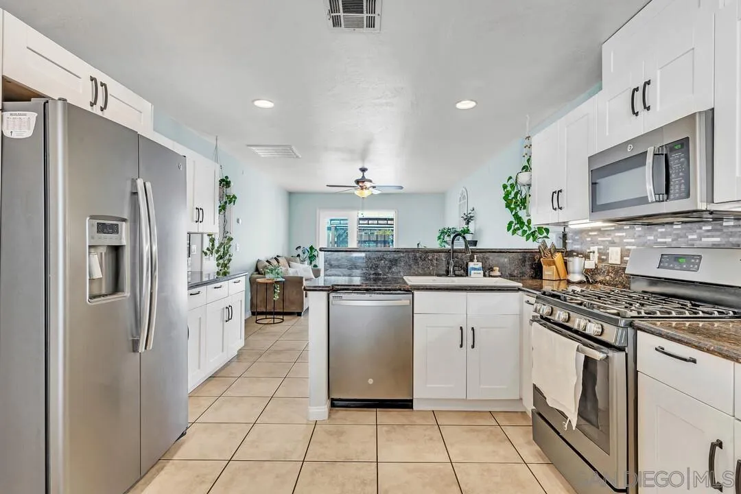 3911 Vista Grande Dr.